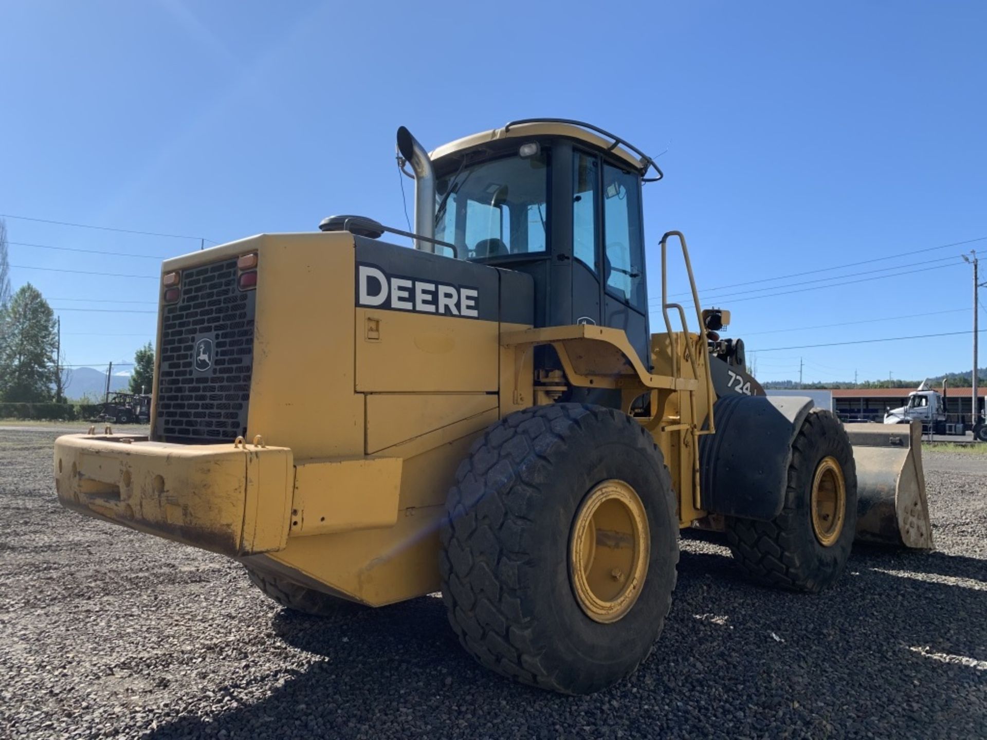 2004 John Deere 724J Wheel Loader - Image 3 of 25