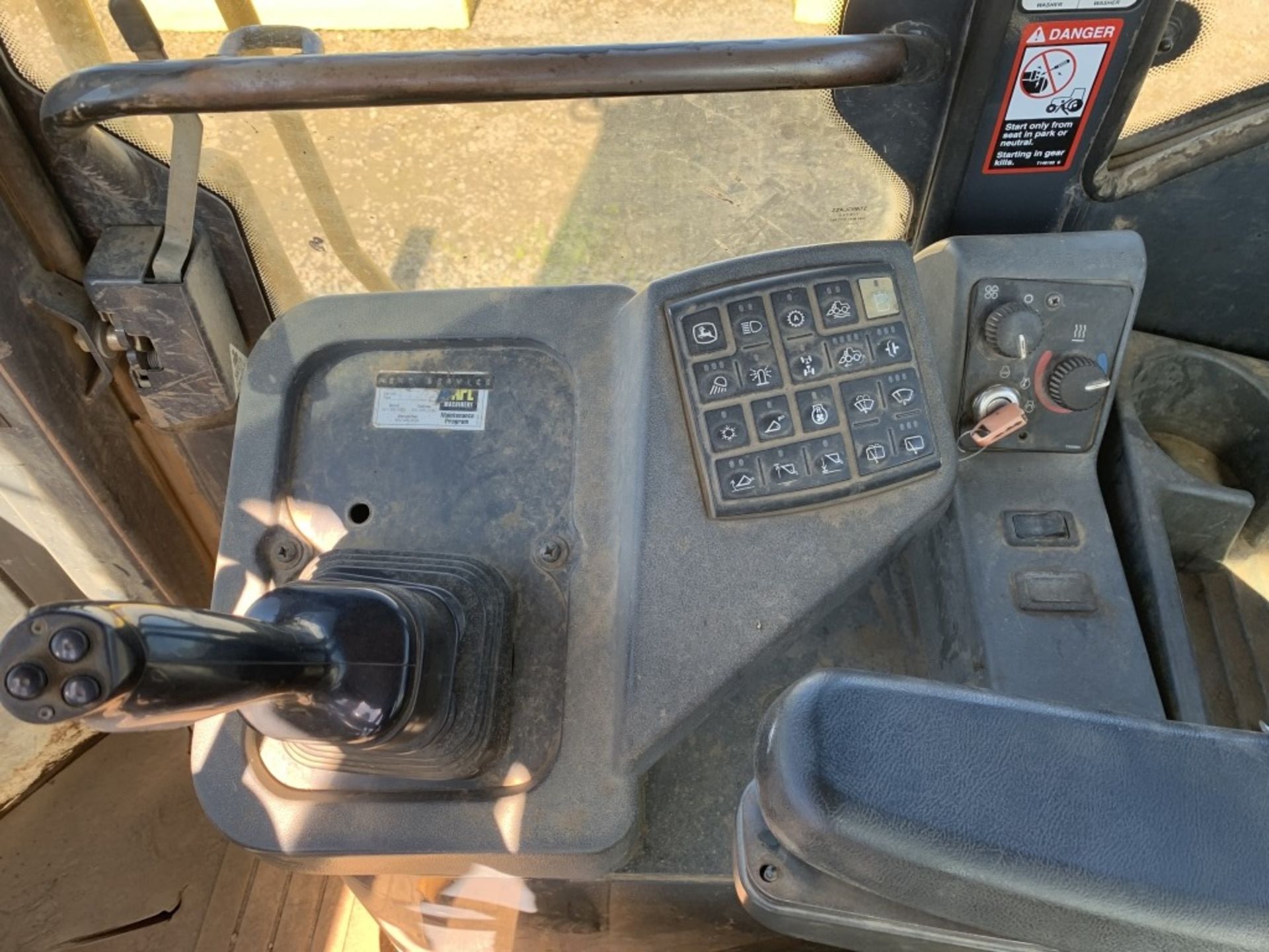 2004 John Deere 724J Wheel Loader - Image 22 of 25