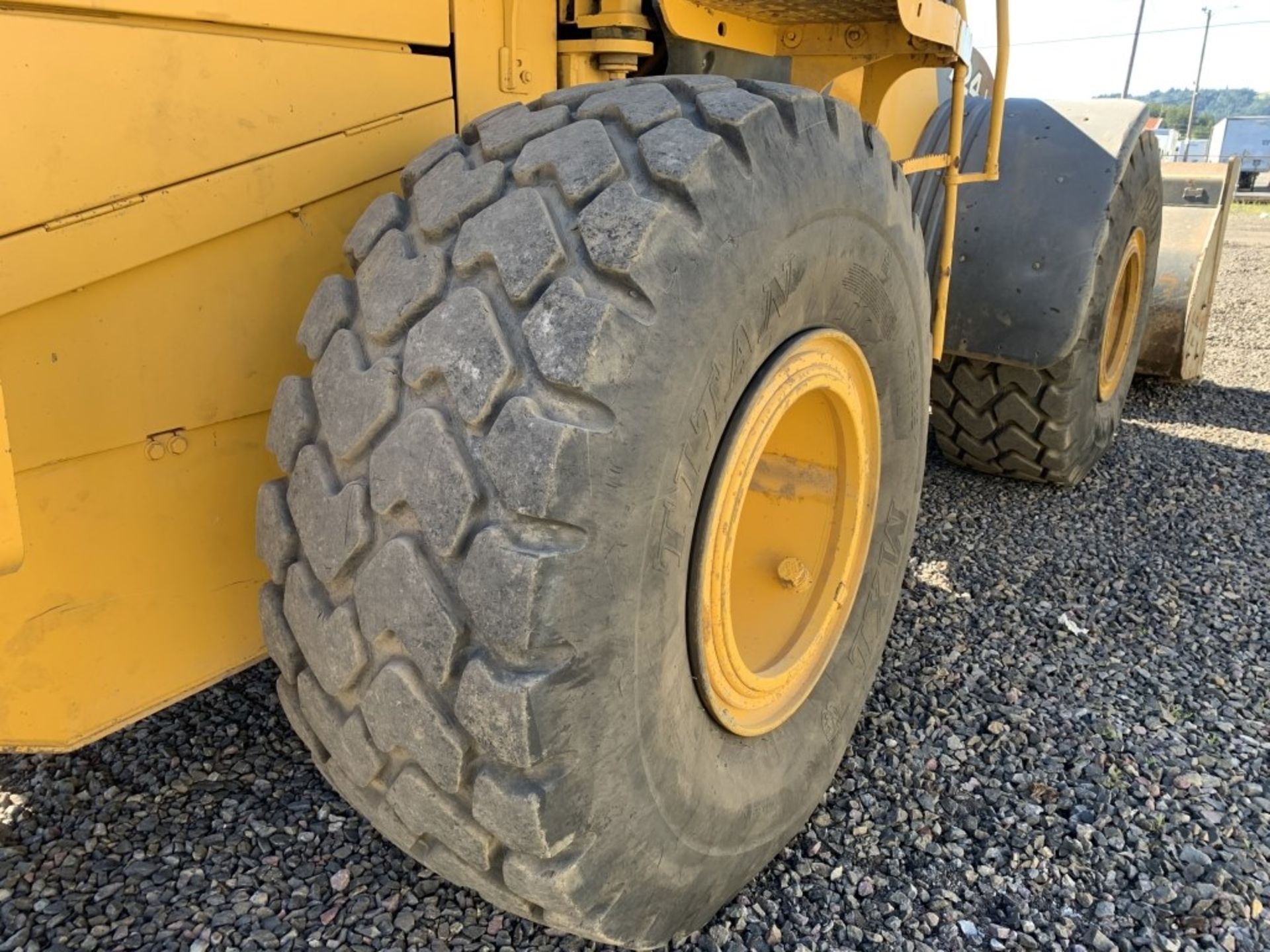 2004 John Deere 724J Wheel Loader - Image 16 of 25