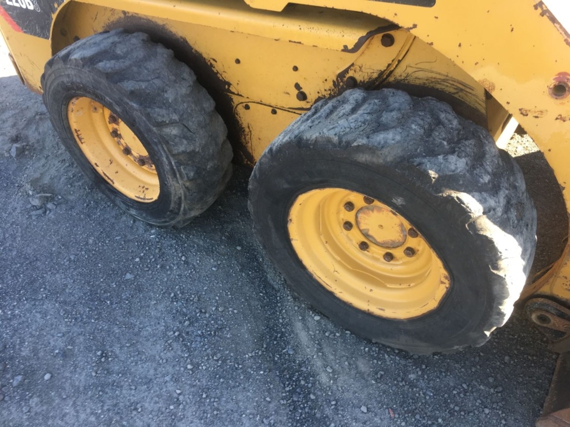 Caterpillar 226B Skid Steer Loader - Image 7 of 17