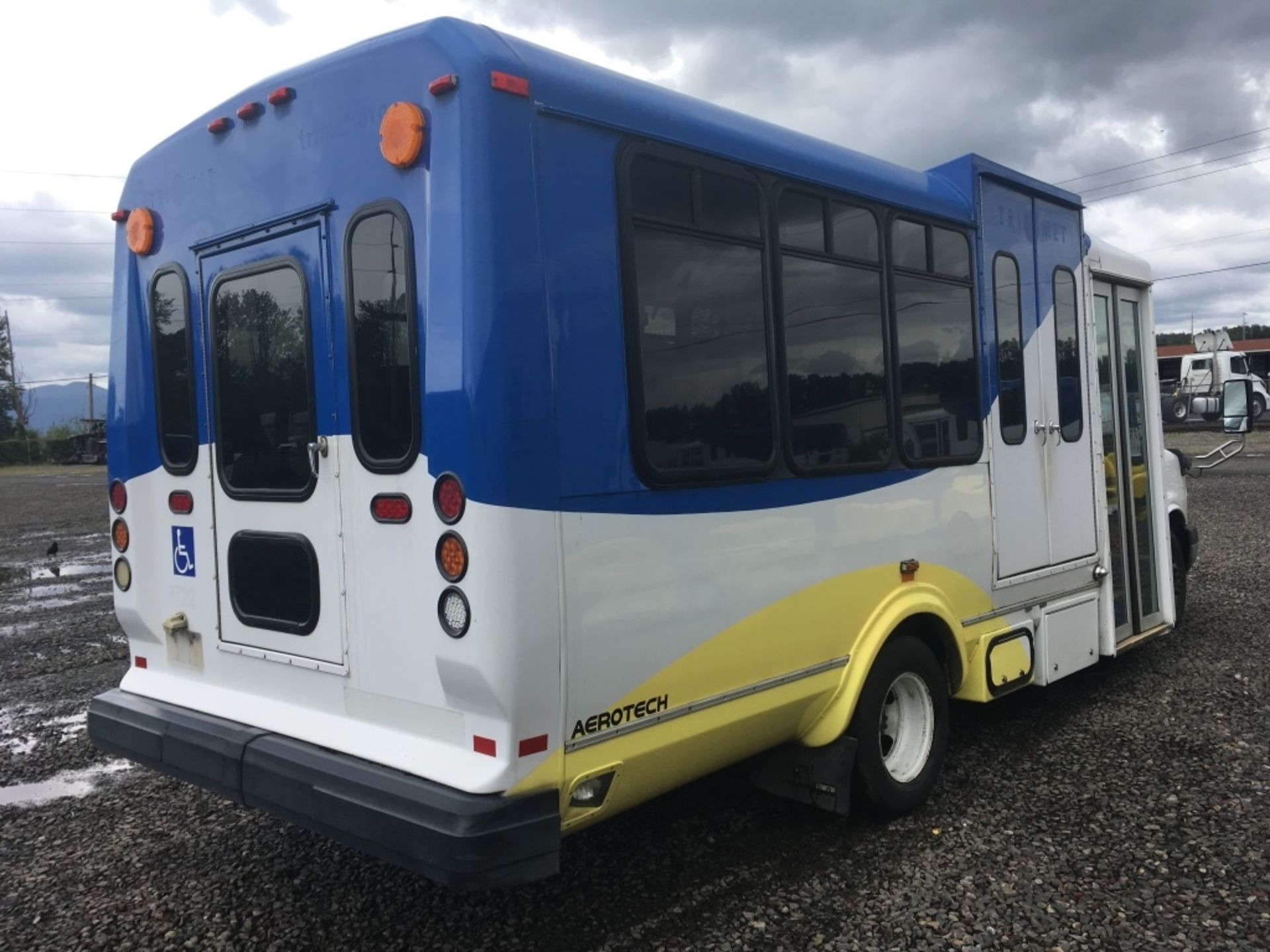 2011 Chevrolet 4500 Transit Bus - Image 3 of 28