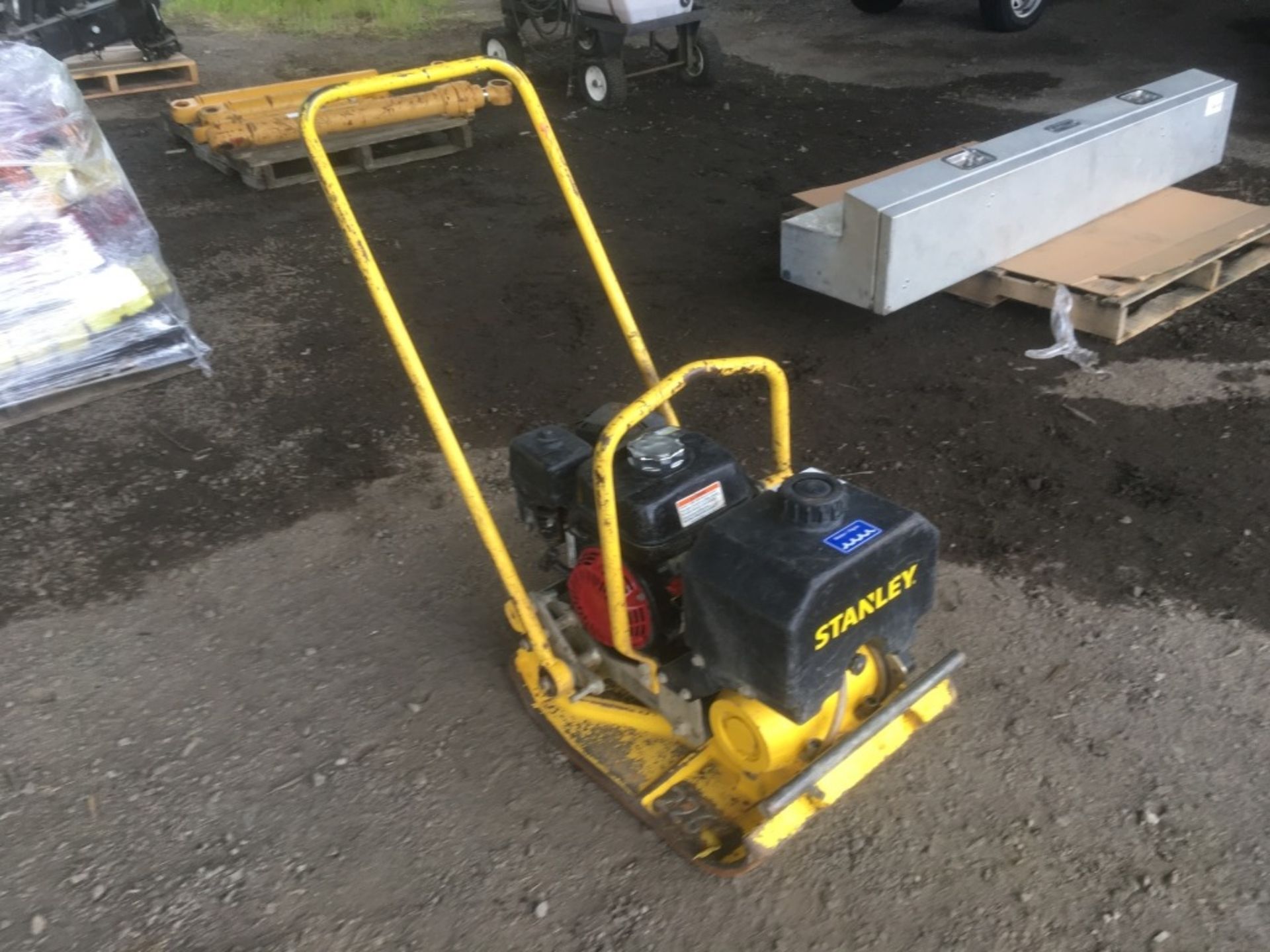 Stanley SFP 1850 Plate Compactor - Image 2 of 7