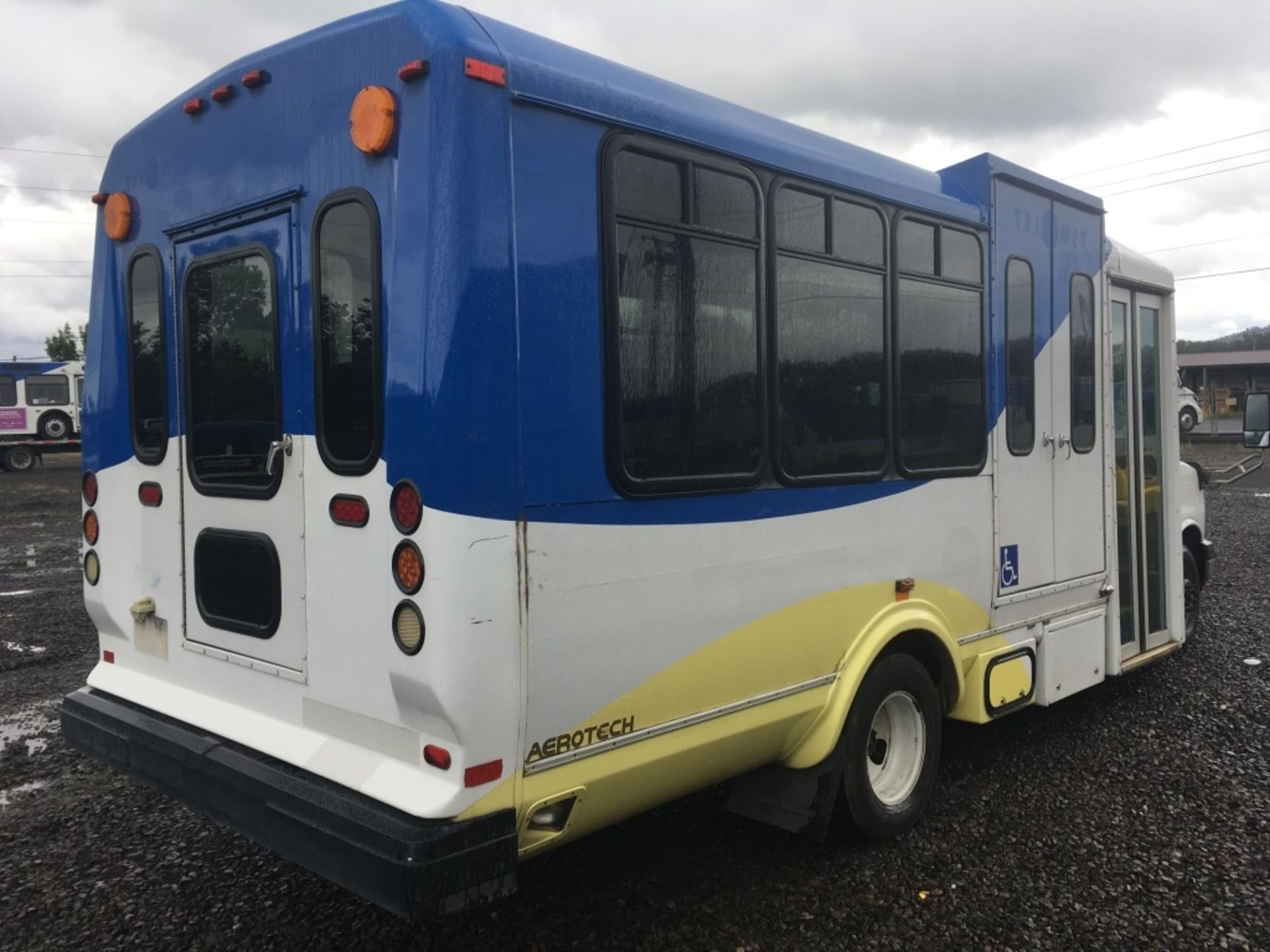 2011 Chevrolet 4500 Transit Bus - Image 3 of 28