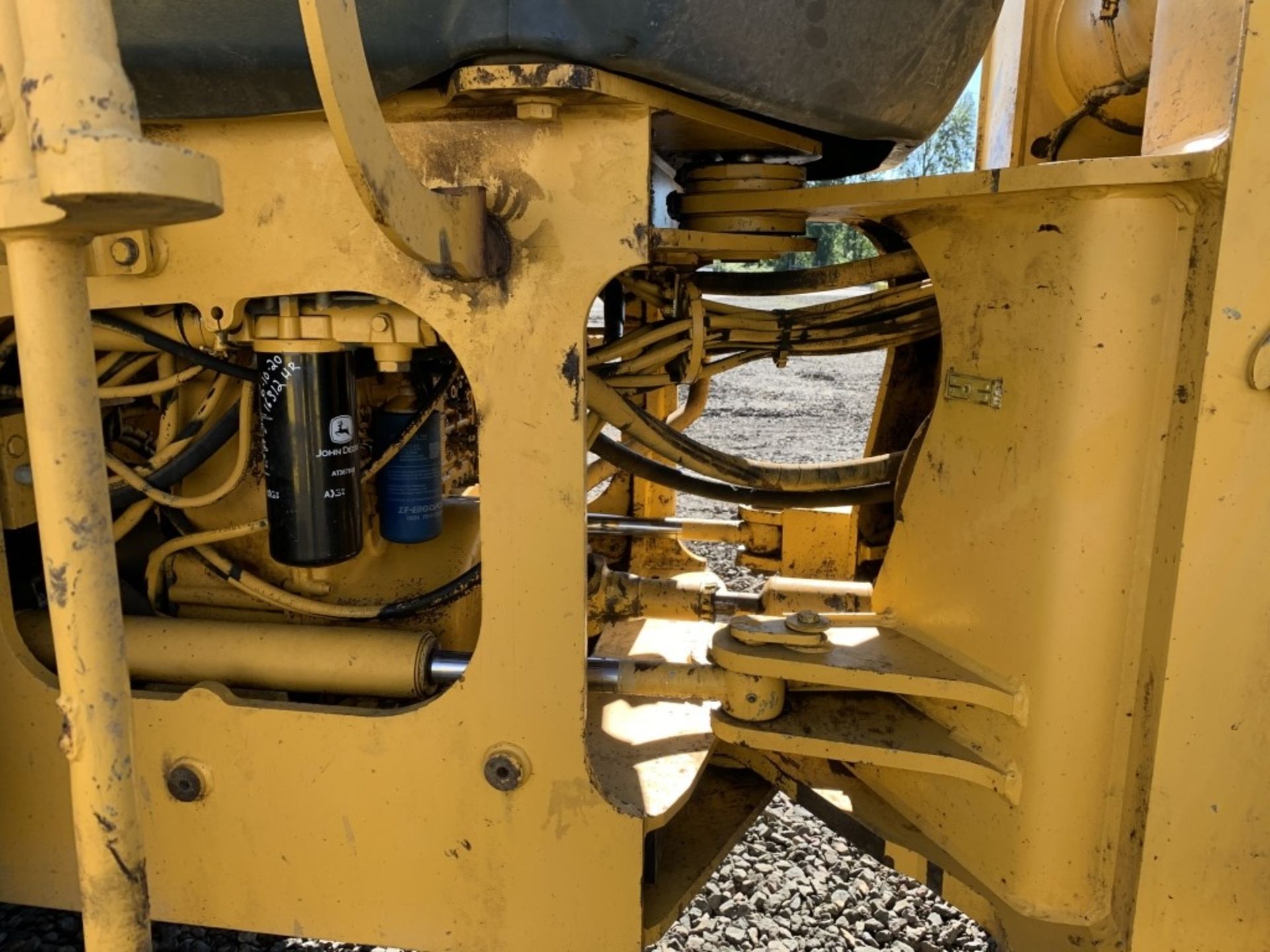 2004 John Deere 724J Wheel Loader - Image 17 of 25