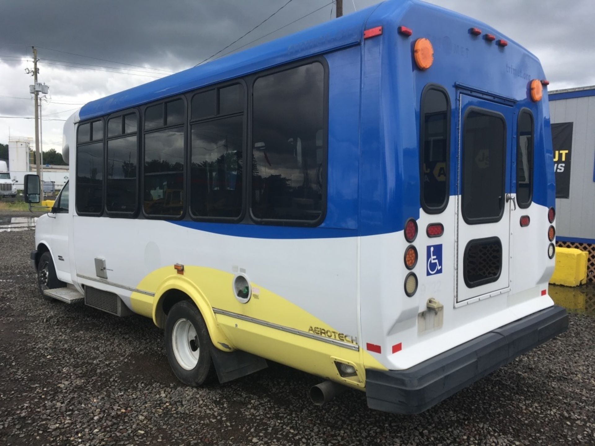 2011 Chevrolet 4500 Transit Bus - Image 4 of 28