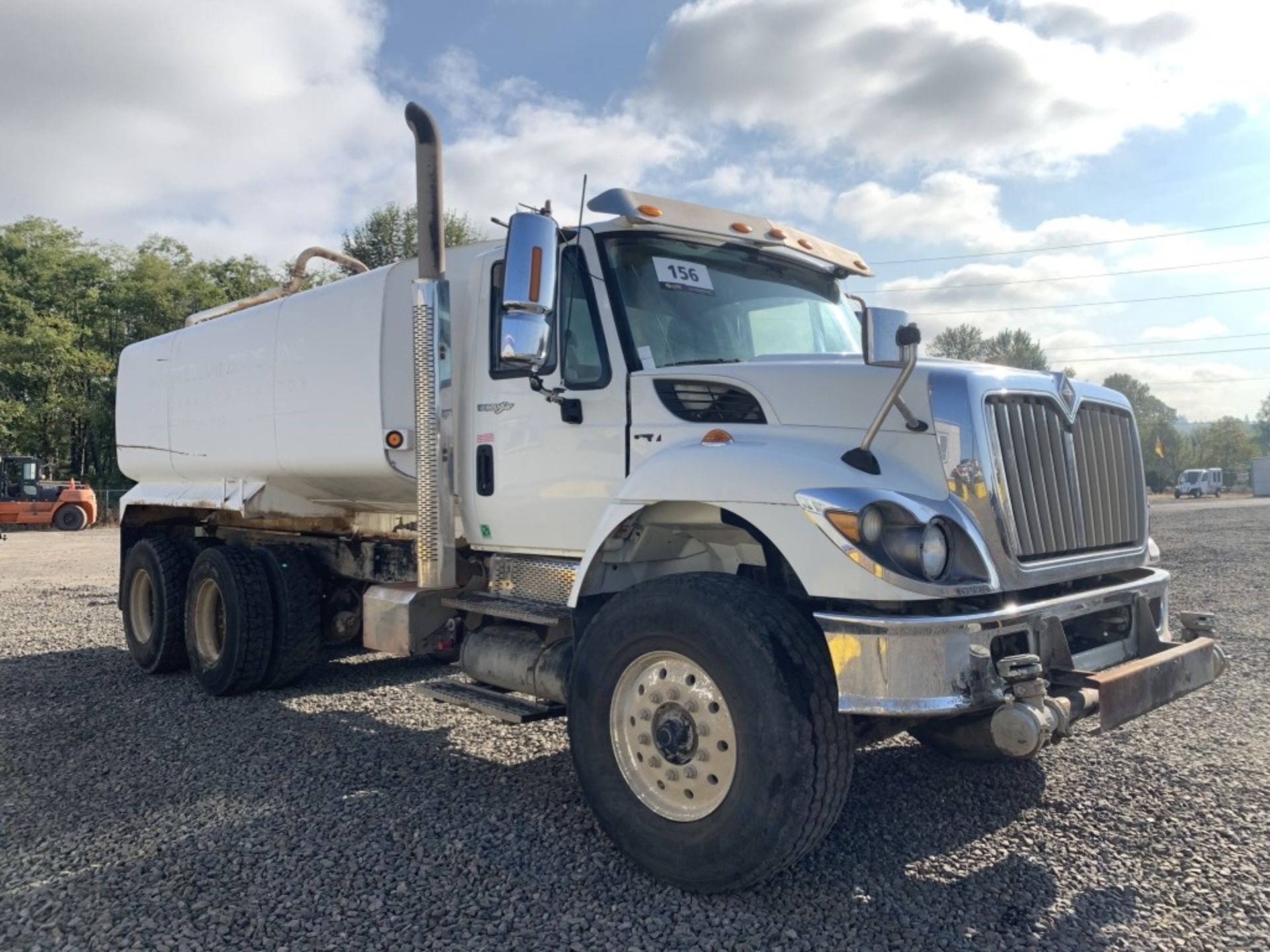 2009 International 7500 T/A Water Truck - Image 2 of 33