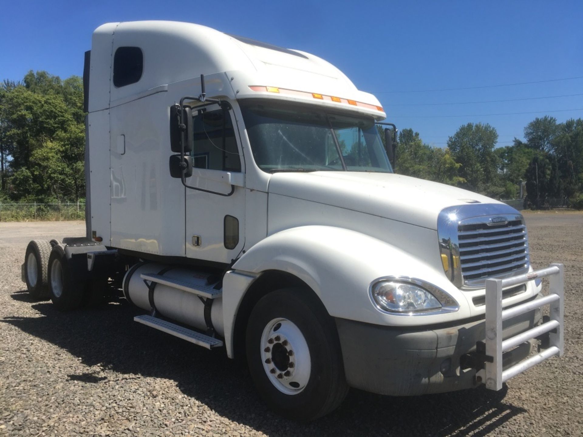 2006 Freightliner T/A Sleeper Truck Tractor - Image 2 of 25