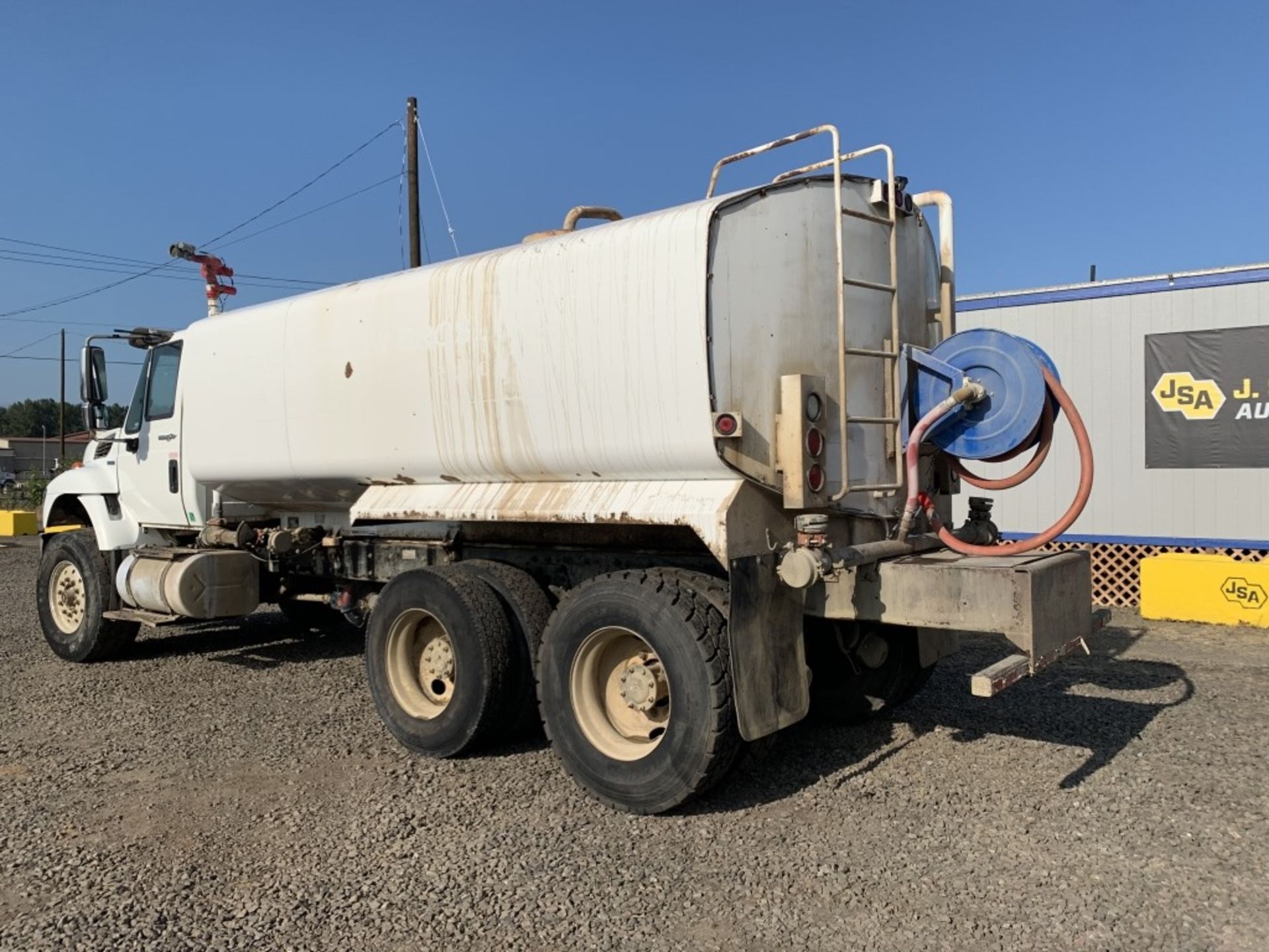 2009 International 7500 T/A Water Truck - Image 4 of 33