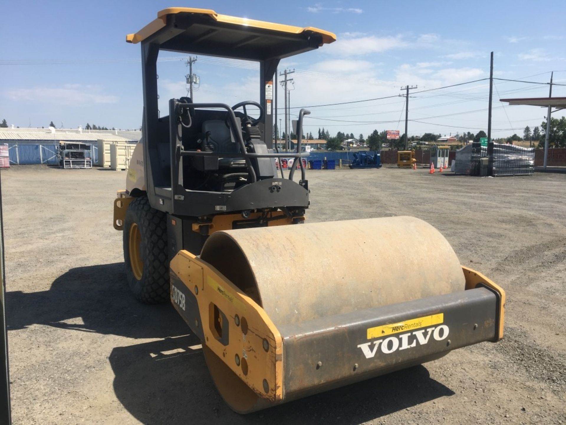 2016 Volvo SD75B Vibratory Roller - Image 4 of 15