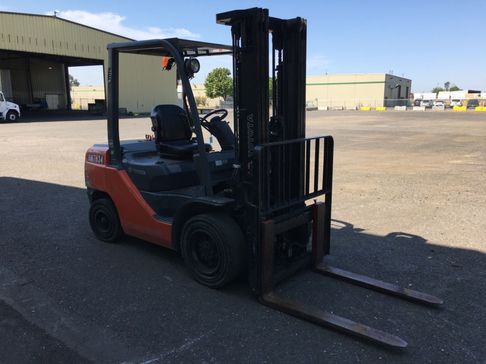 2011 Toyota 8FDU30 Forklift - Image 4 of 12