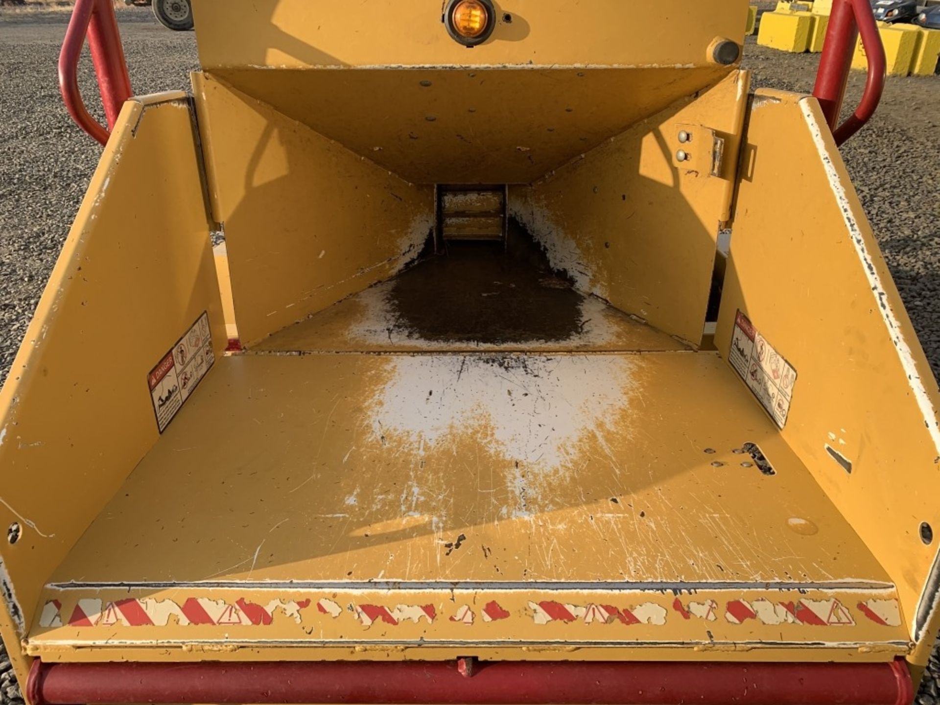 2016 Vermeer BC700XL Towable Chipper - Image 8 of 13