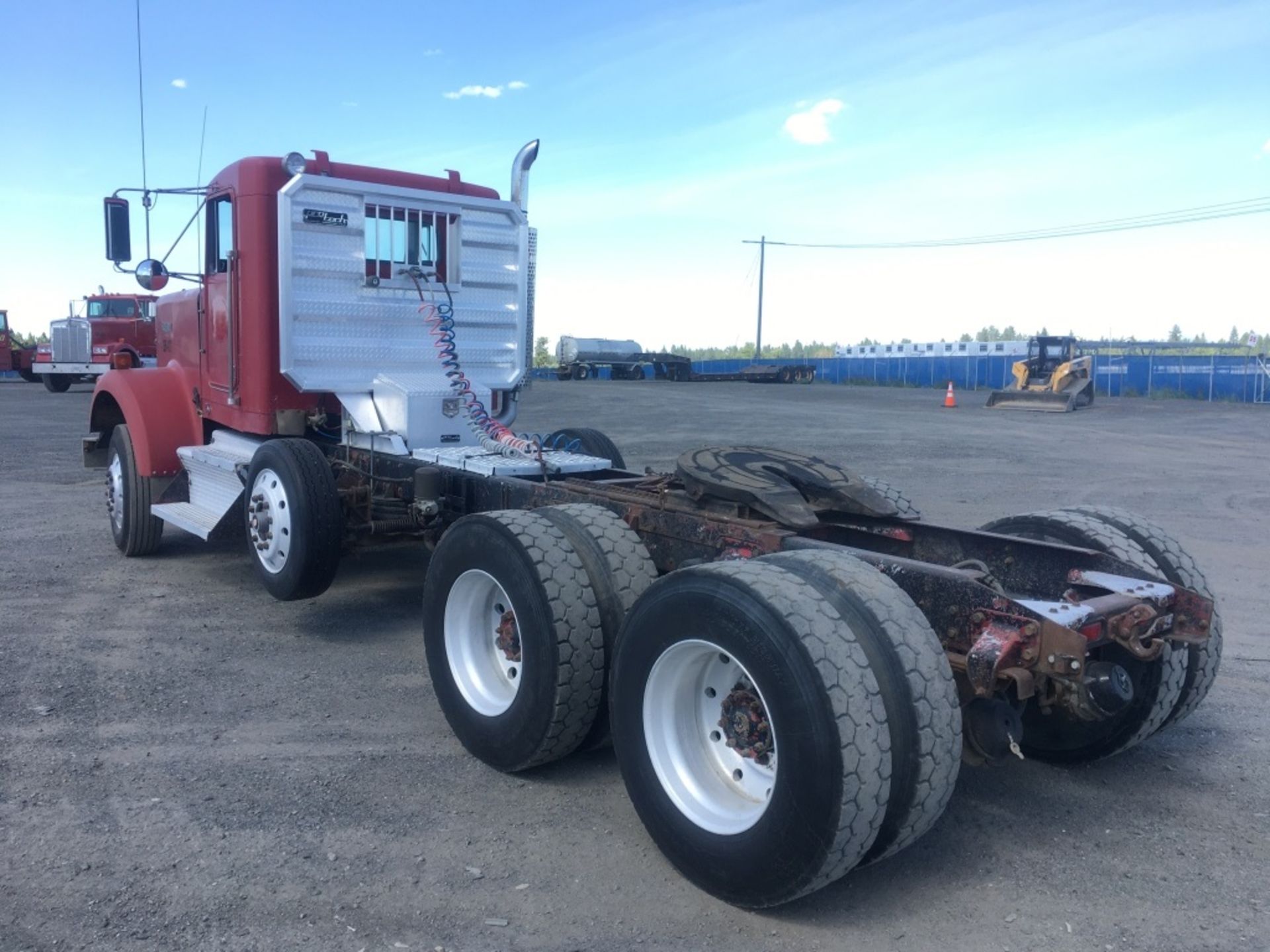 1986 Kenworth F900B Tri-Axle Truck Tractor - Image 2 of 34