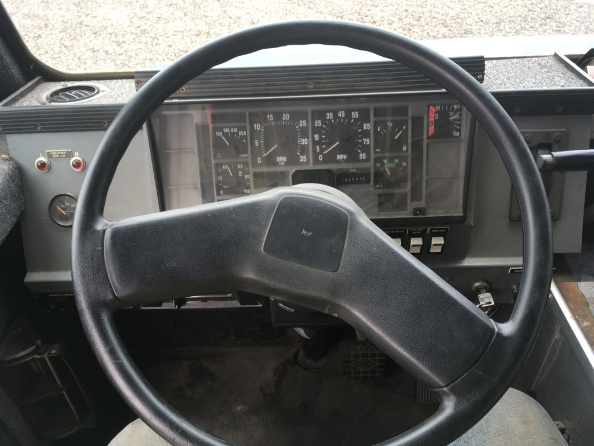 1994 International Navistar Step Van - Image 19 of 49