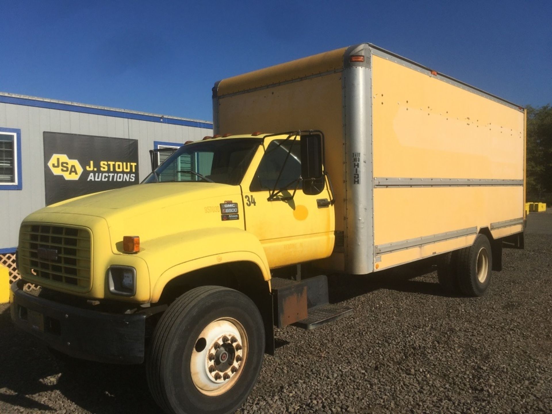 1998 GMC C6500 S/A Box Truck