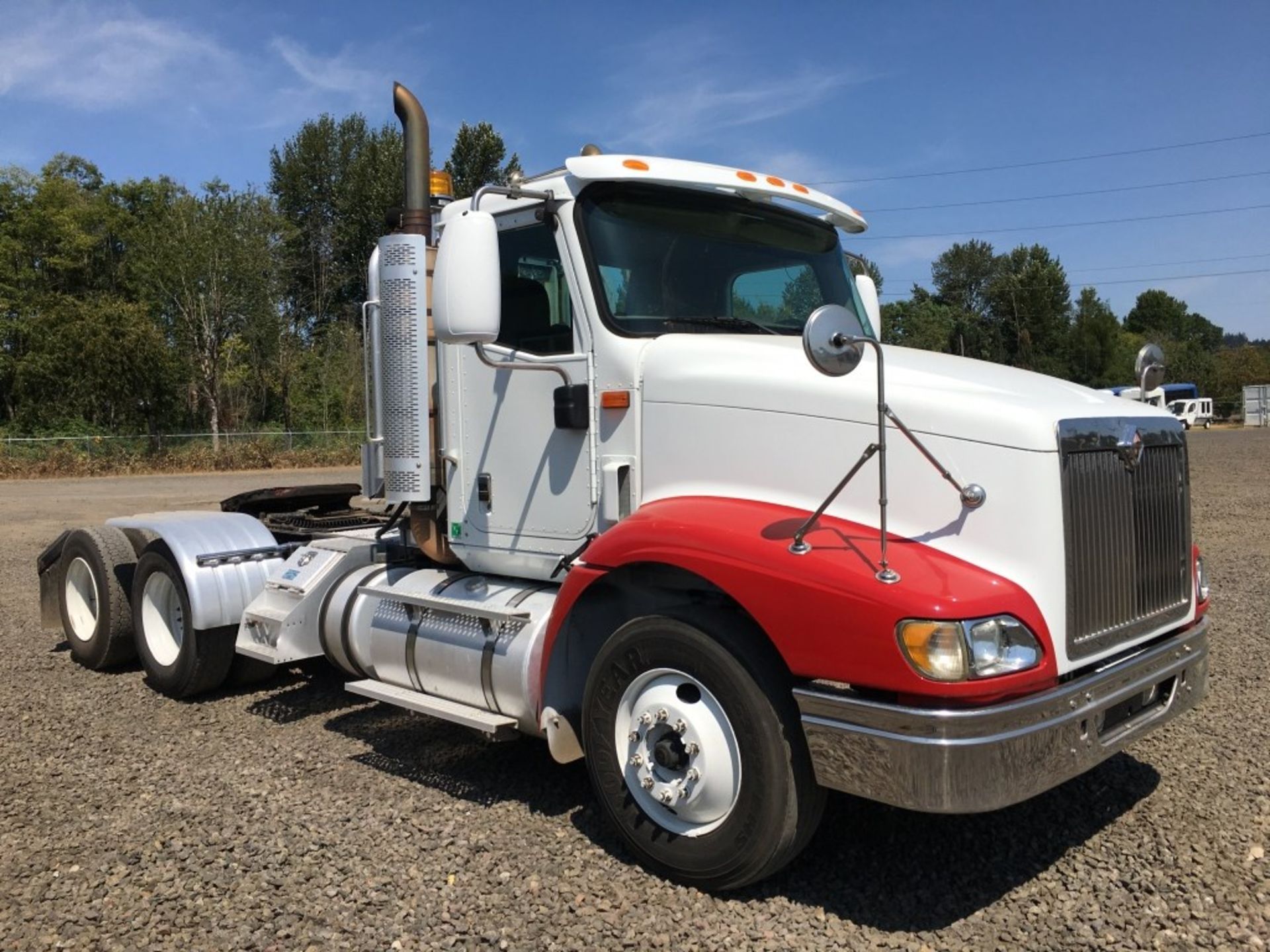 2008 International 9200i T/A Truck Tractor - Image 2 of 22