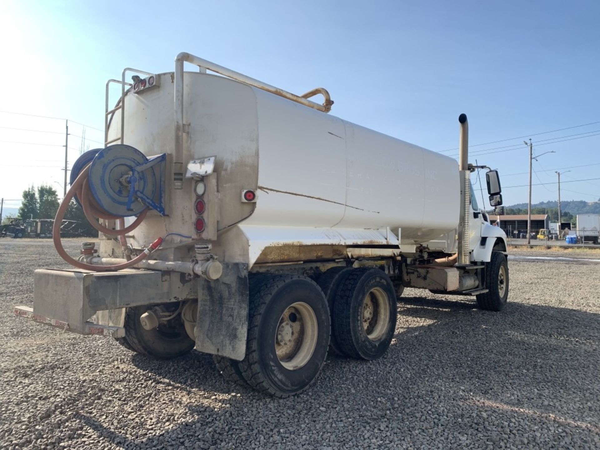 2009 International 7500 T/A Water Truck - Image 3 of 33