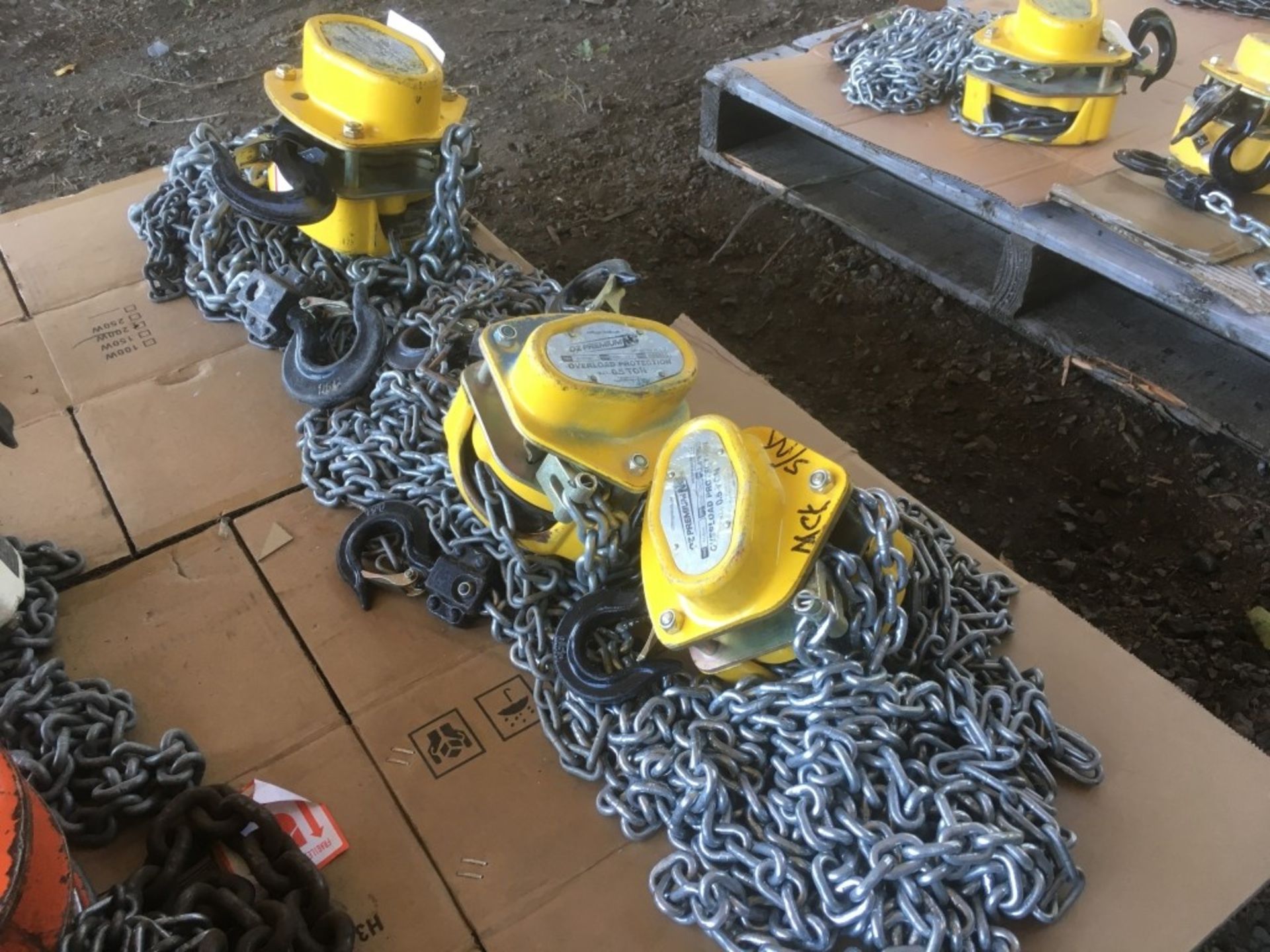 Oz Lifting Chain Hoists