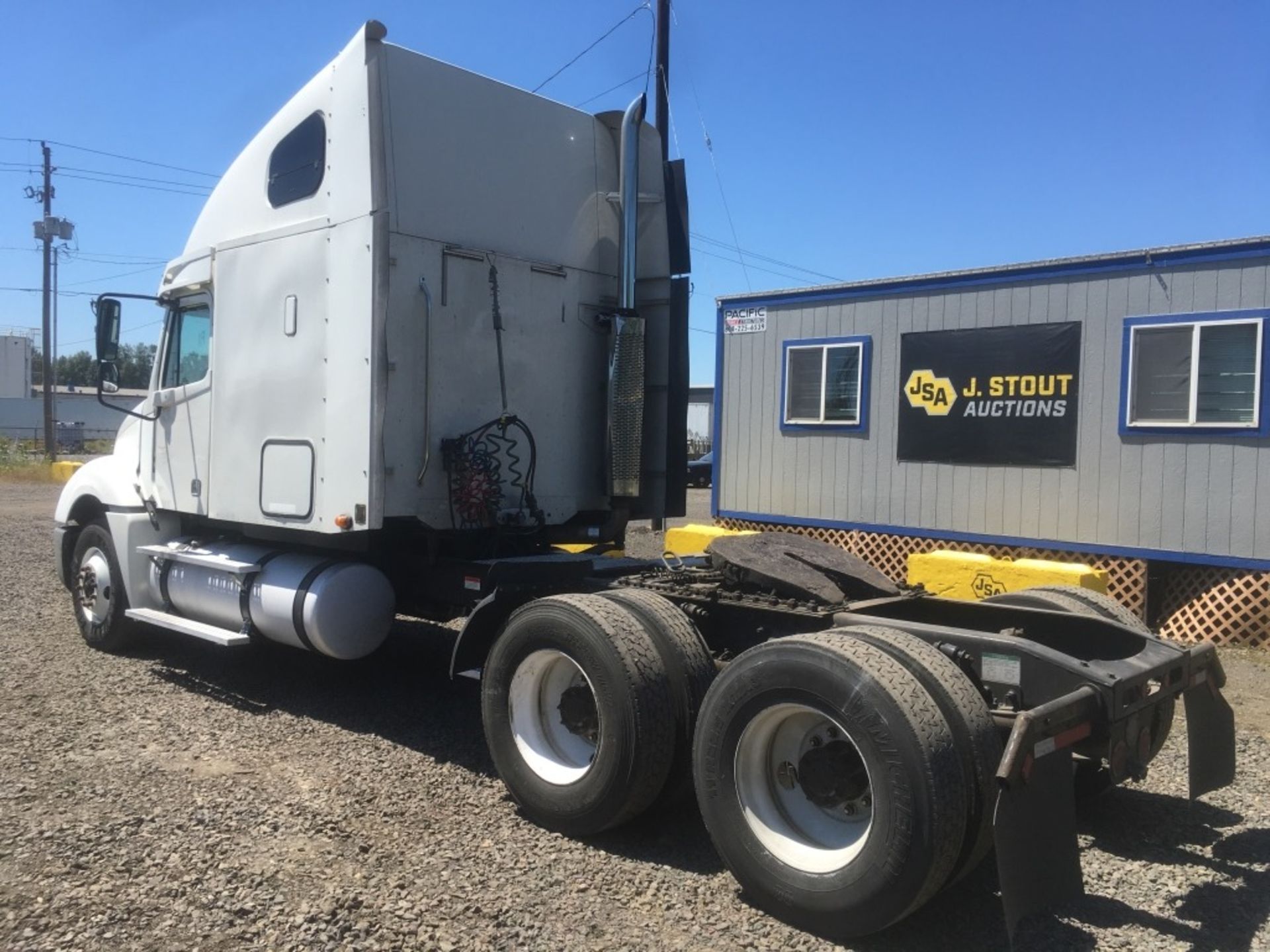 2006 Freightliner T/A Sleeper Truck Tractor - Image 4 of 25