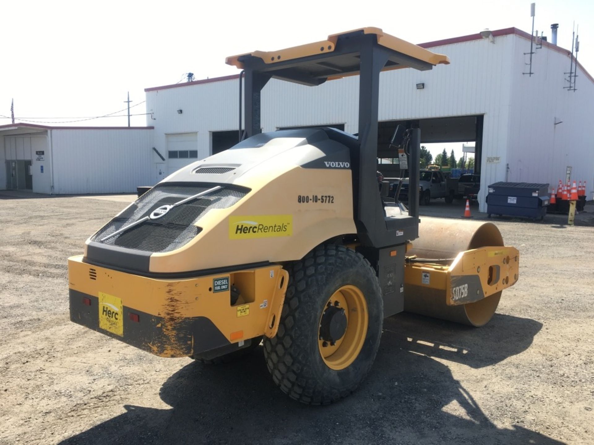 2016 Volvo SD75B Vibratory Roller - Image 3 of 15