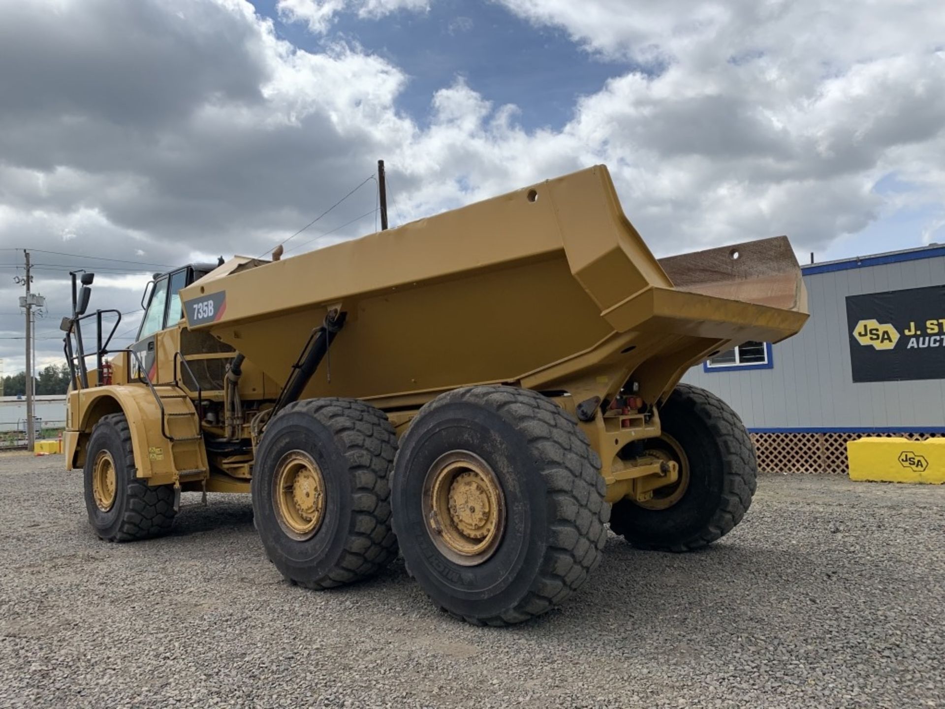 2014 Caterpillar 735B Articulated Dump Truck - Image 4 of 26