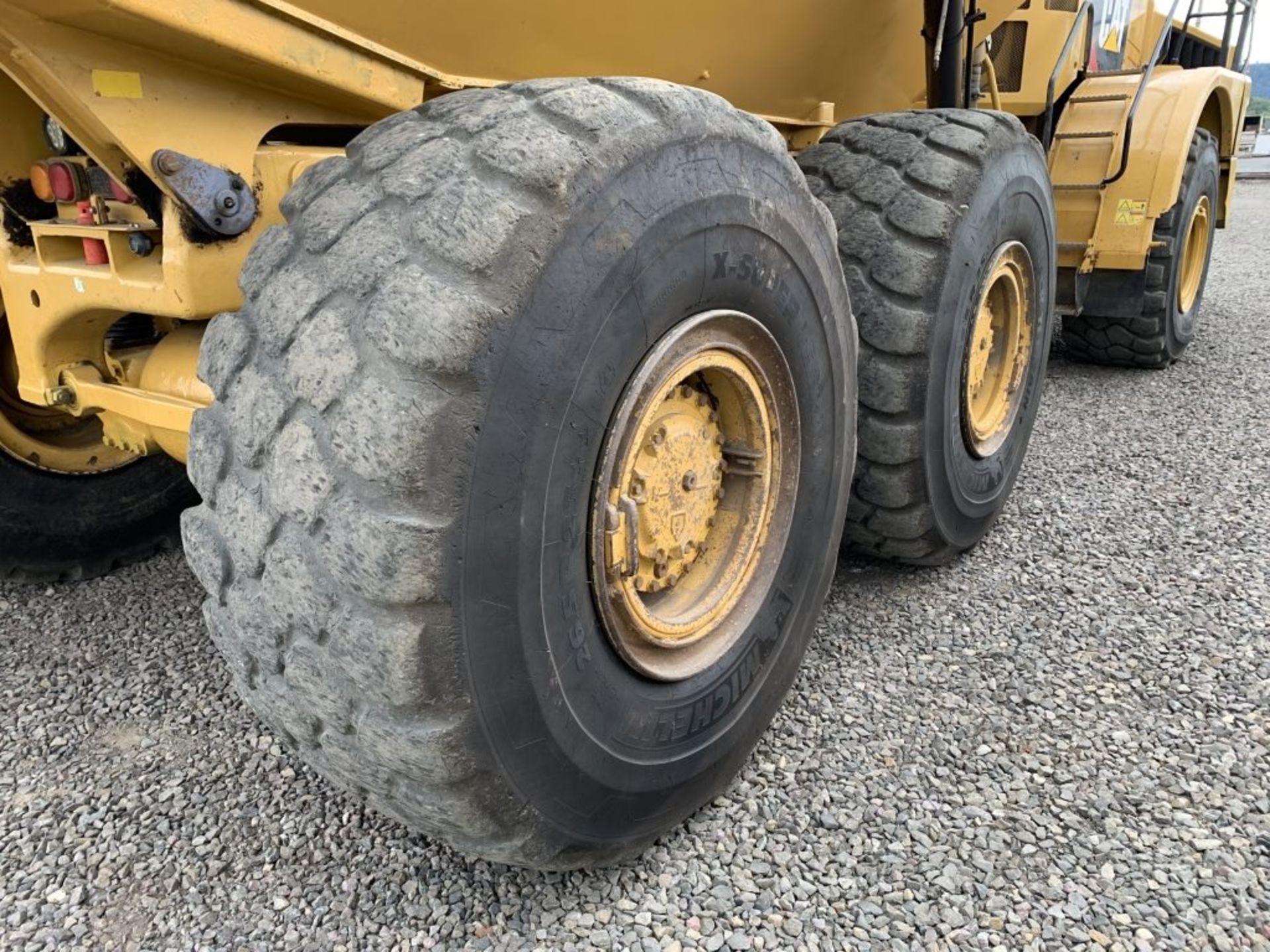 2014 Caterpillar 735B Articulated Dump Truck - Image 15 of 26