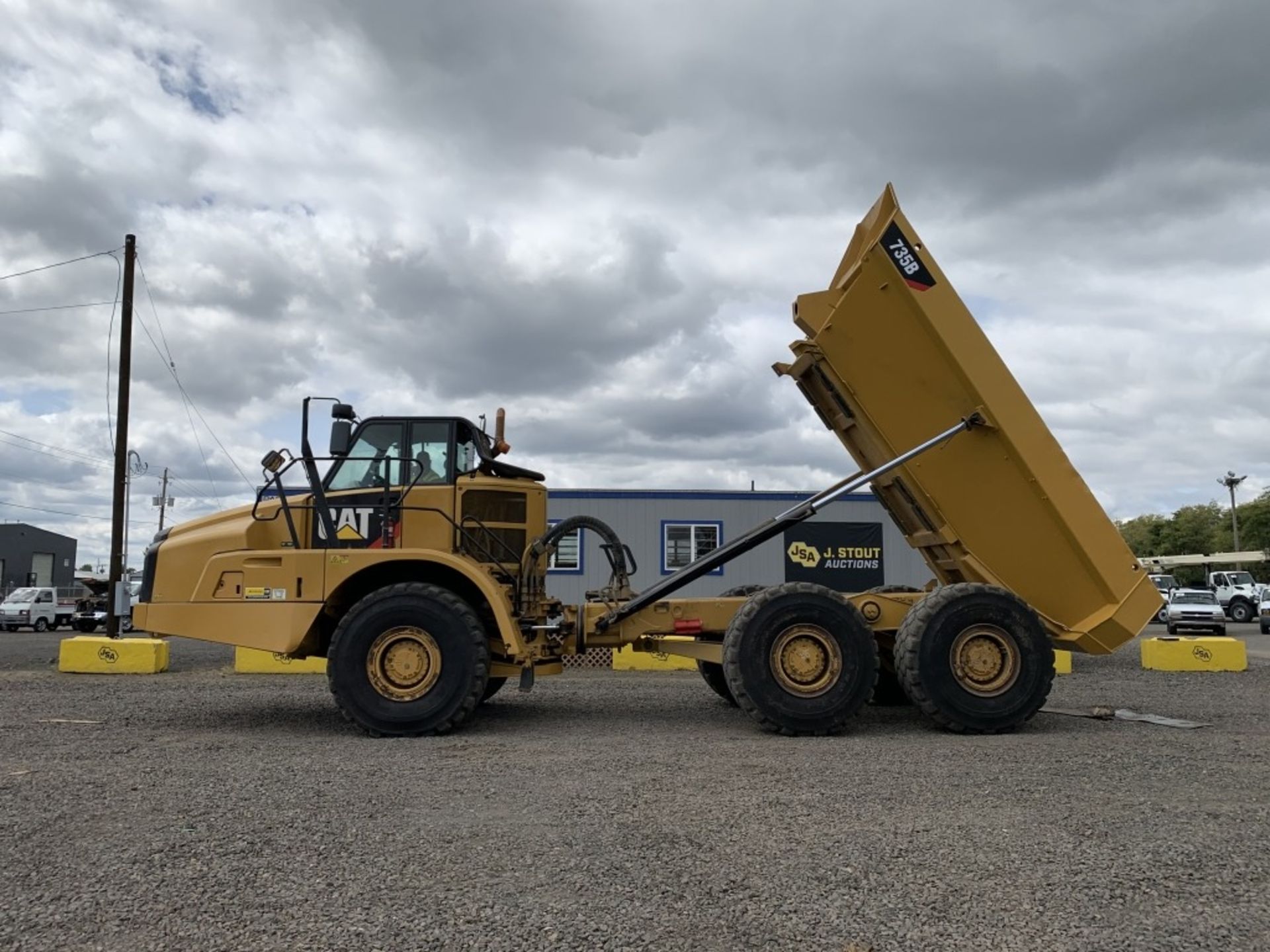 2014 Caterpillar 735B Articulated Dump Truck - Image 6 of 26