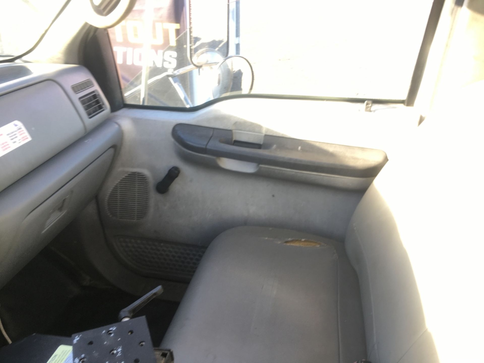 2007 Ford F650 XL S/A Utility Truck - Image 36 of 42