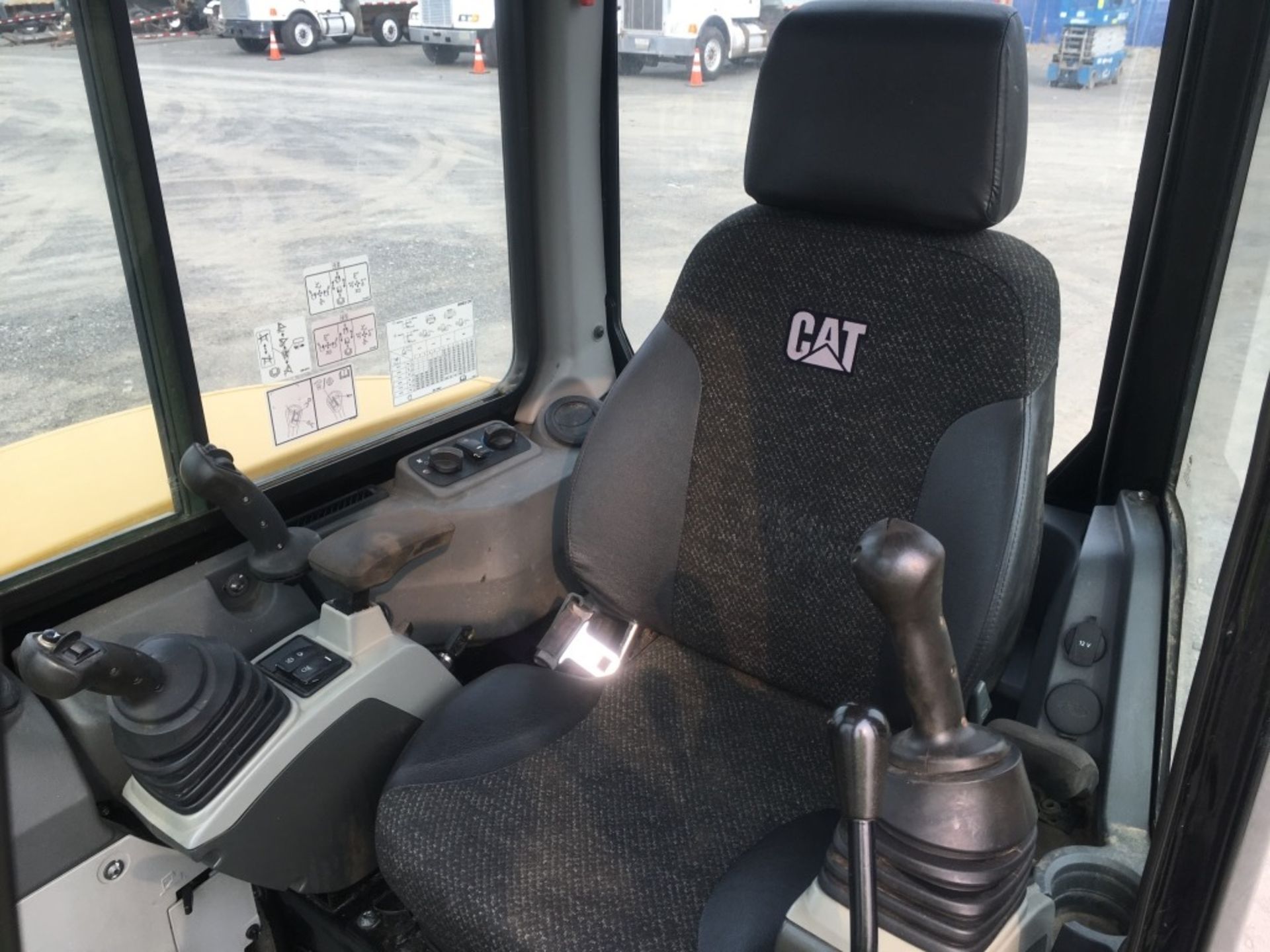 2015 Caterpillar 305ECR Mini Hydraulic Excavator - Image 20 of 29