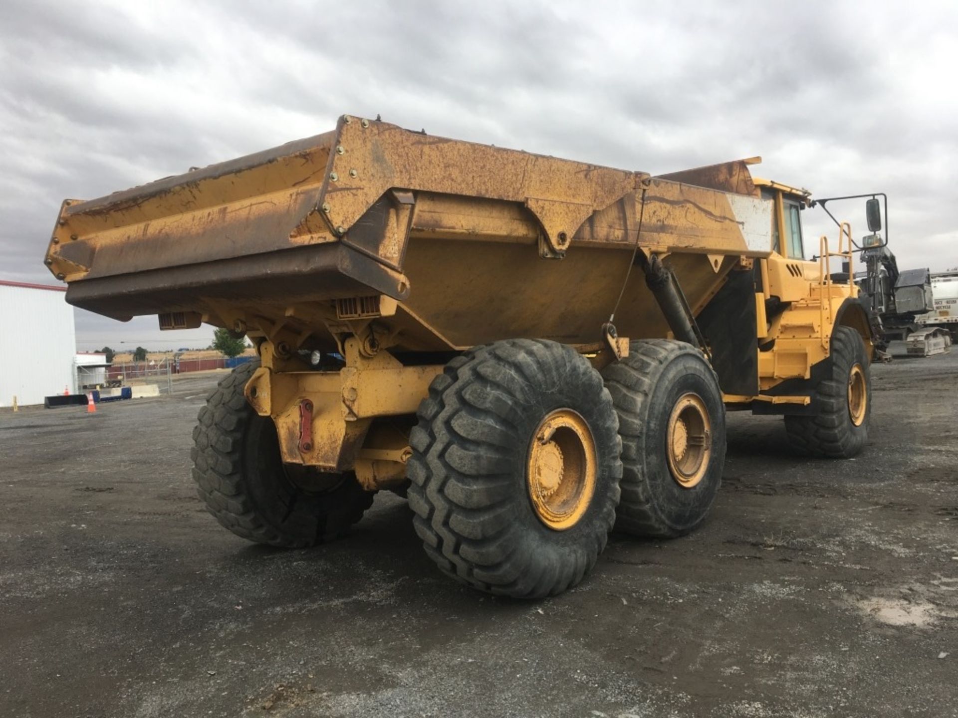 2002 Volvo A35D Articulating Haul Truck - Image 3 of 25