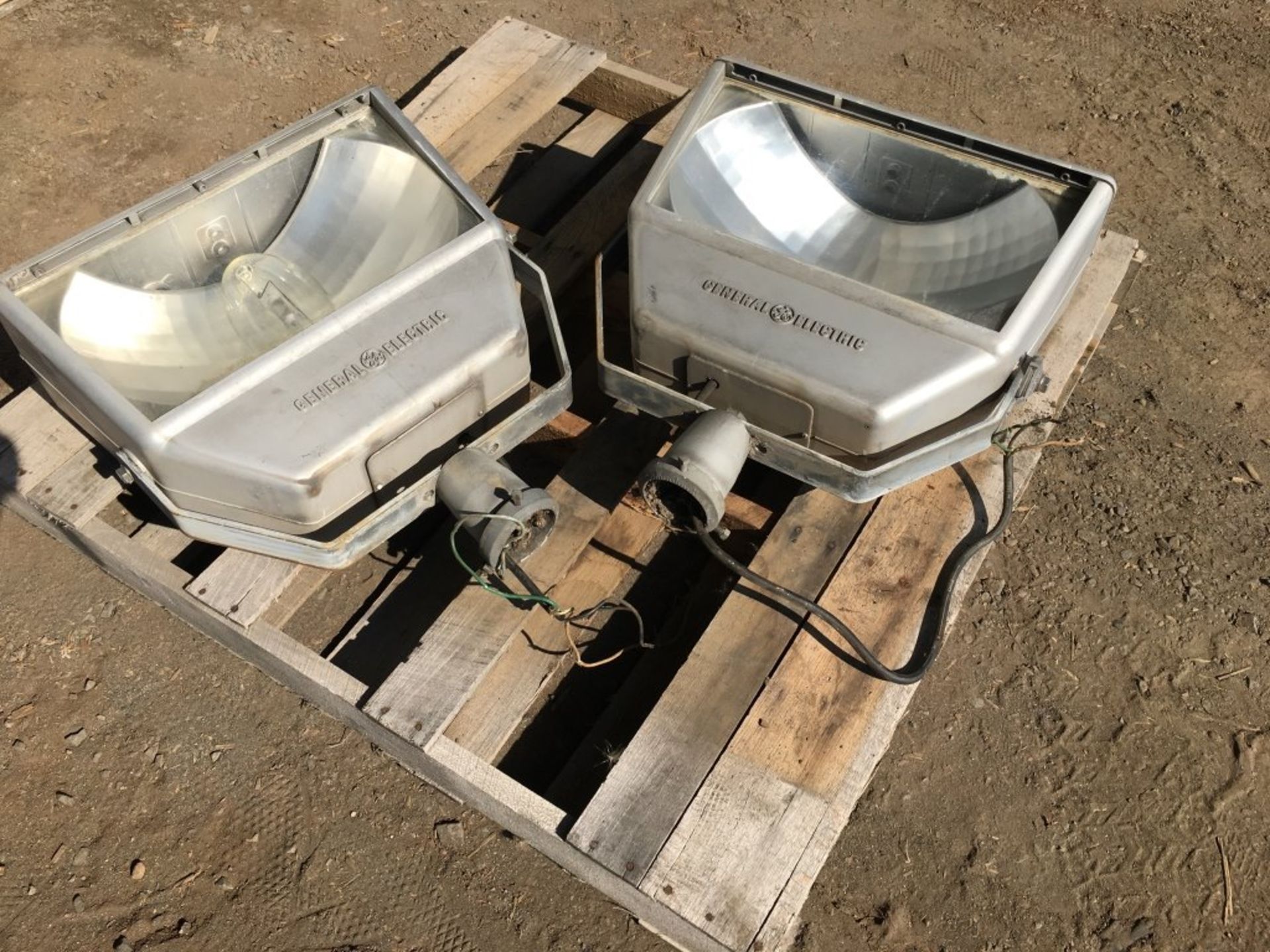 GE Exterior Lights, Qty. 2 - Image 3 of 5