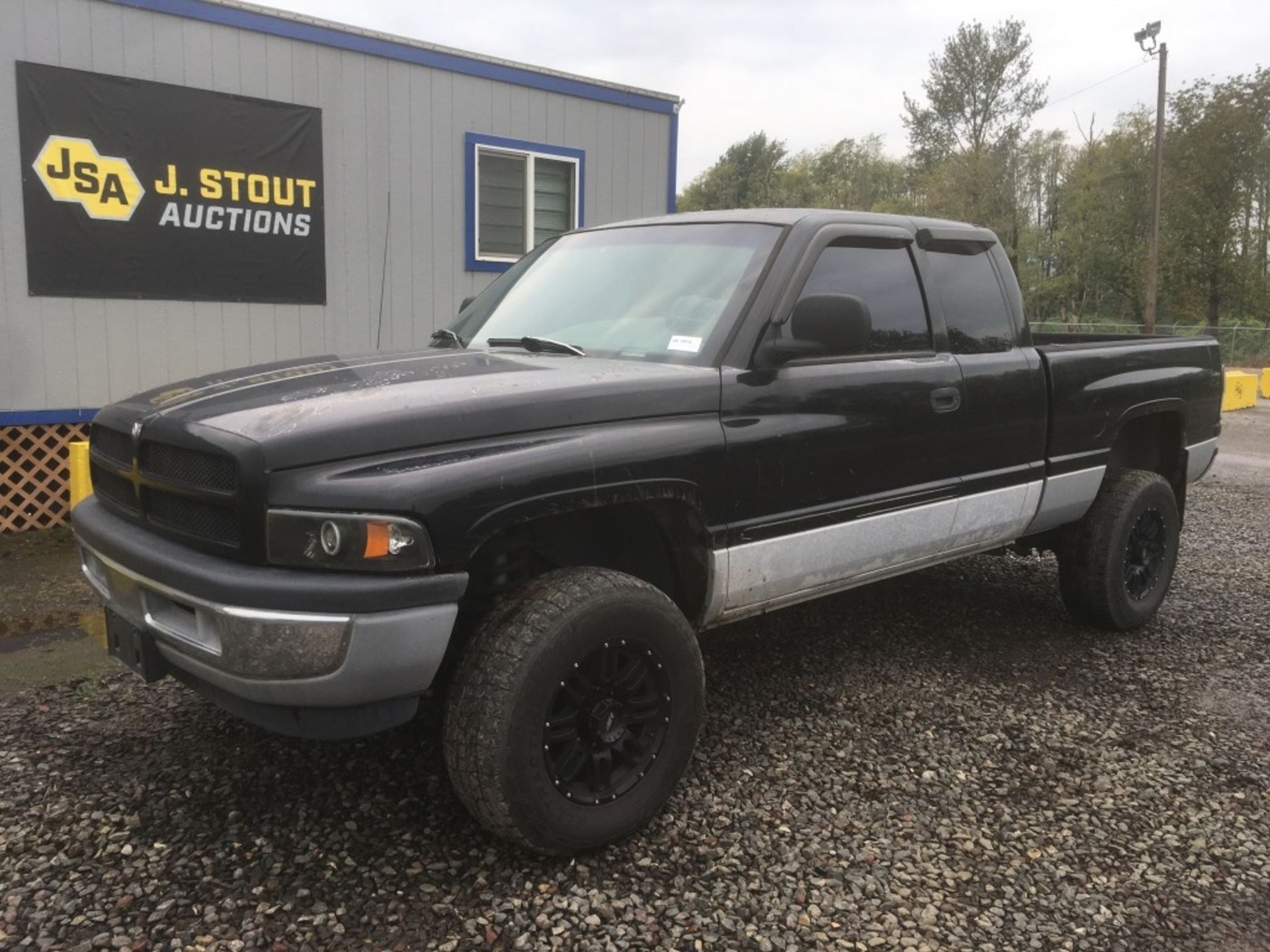 1999 Dodge Ram 4x4 Extra Cab Pickup