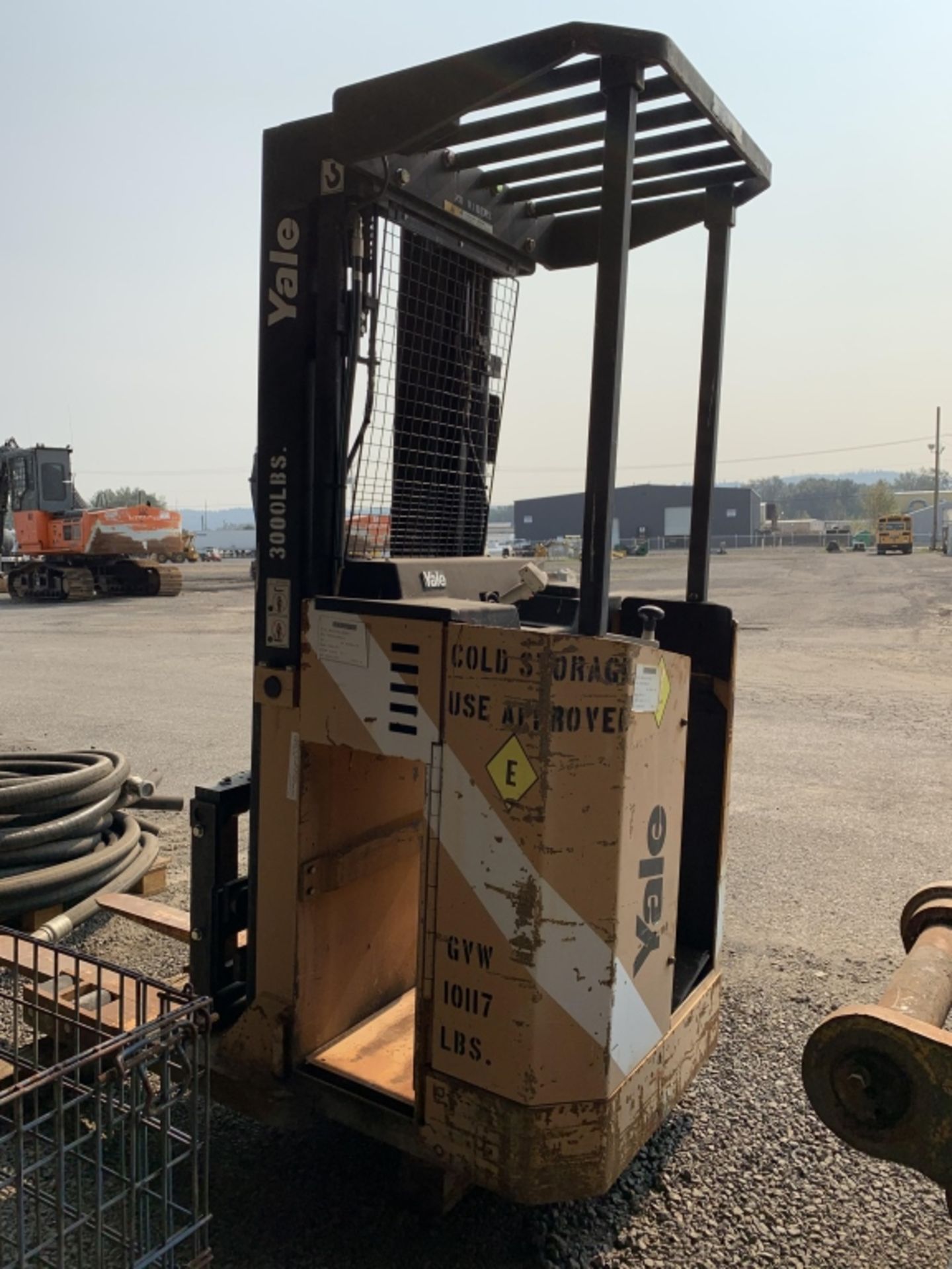 Yale NR035A Stand Up Forklift - Image 4 of 10