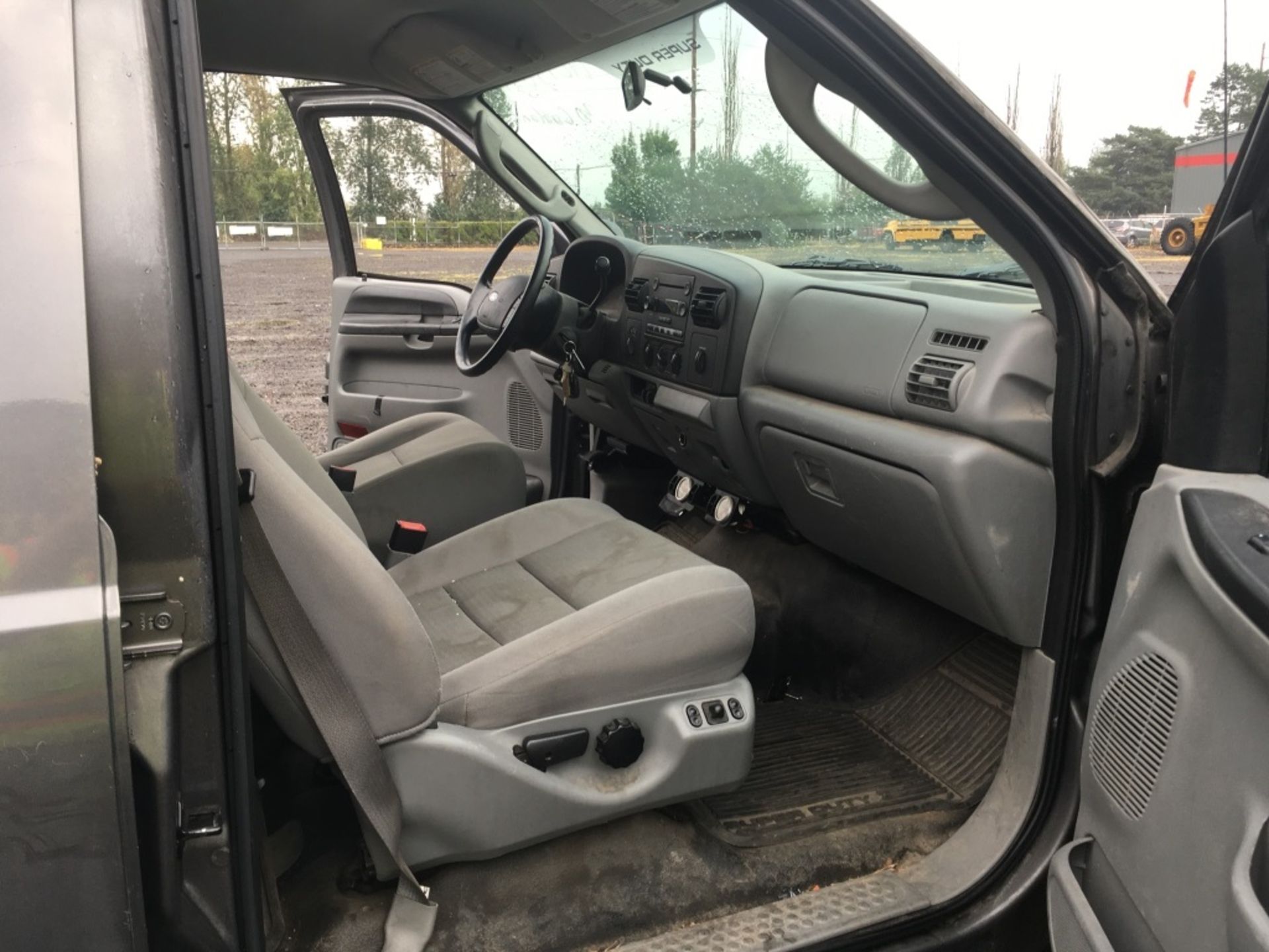 2007 Ford F350 XLT 4x4 Crew Cab Pickup - Image 16 of 30