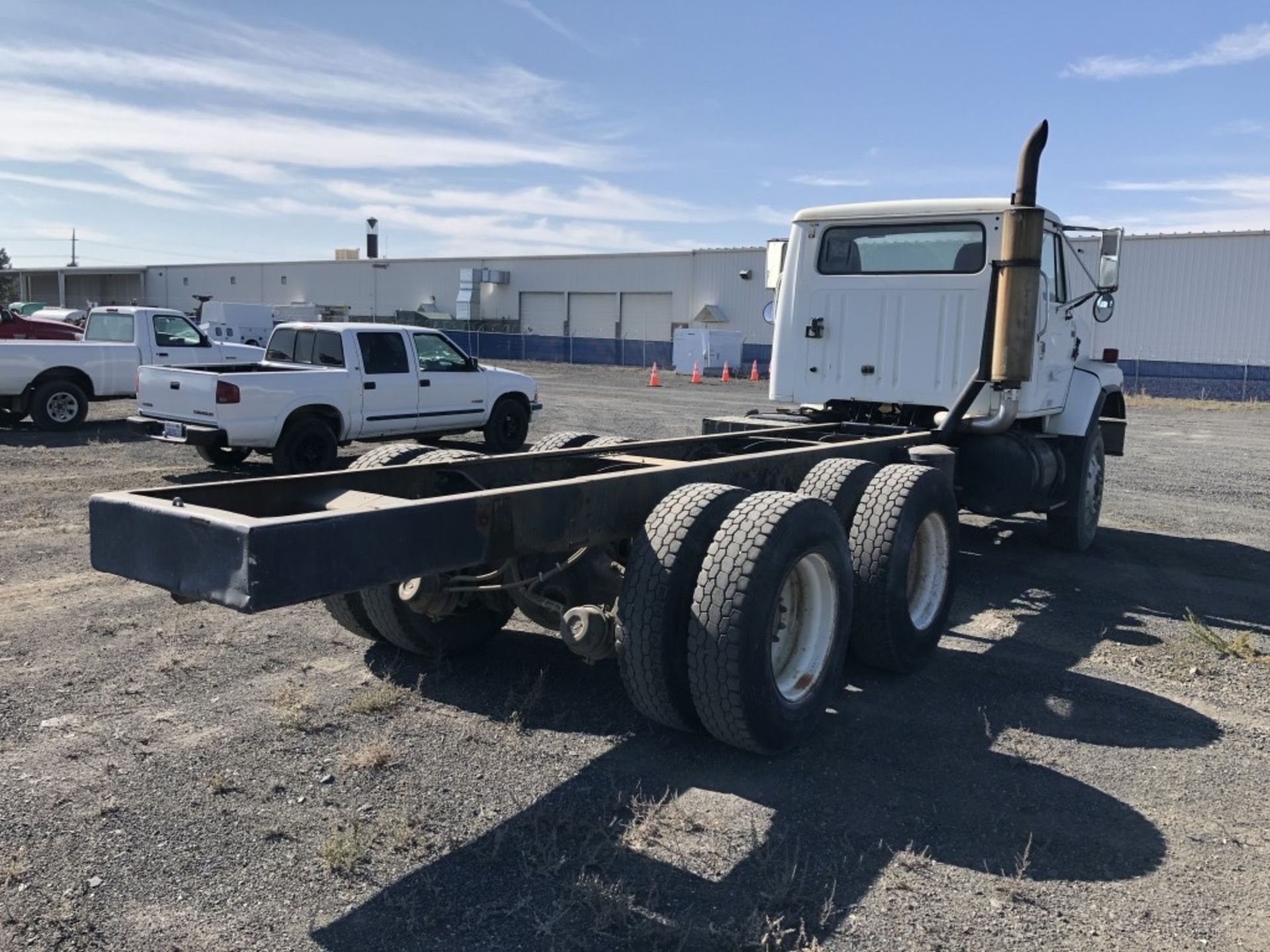 1987 International F2674 T/A Cab & Chassis - Image 4 of 24