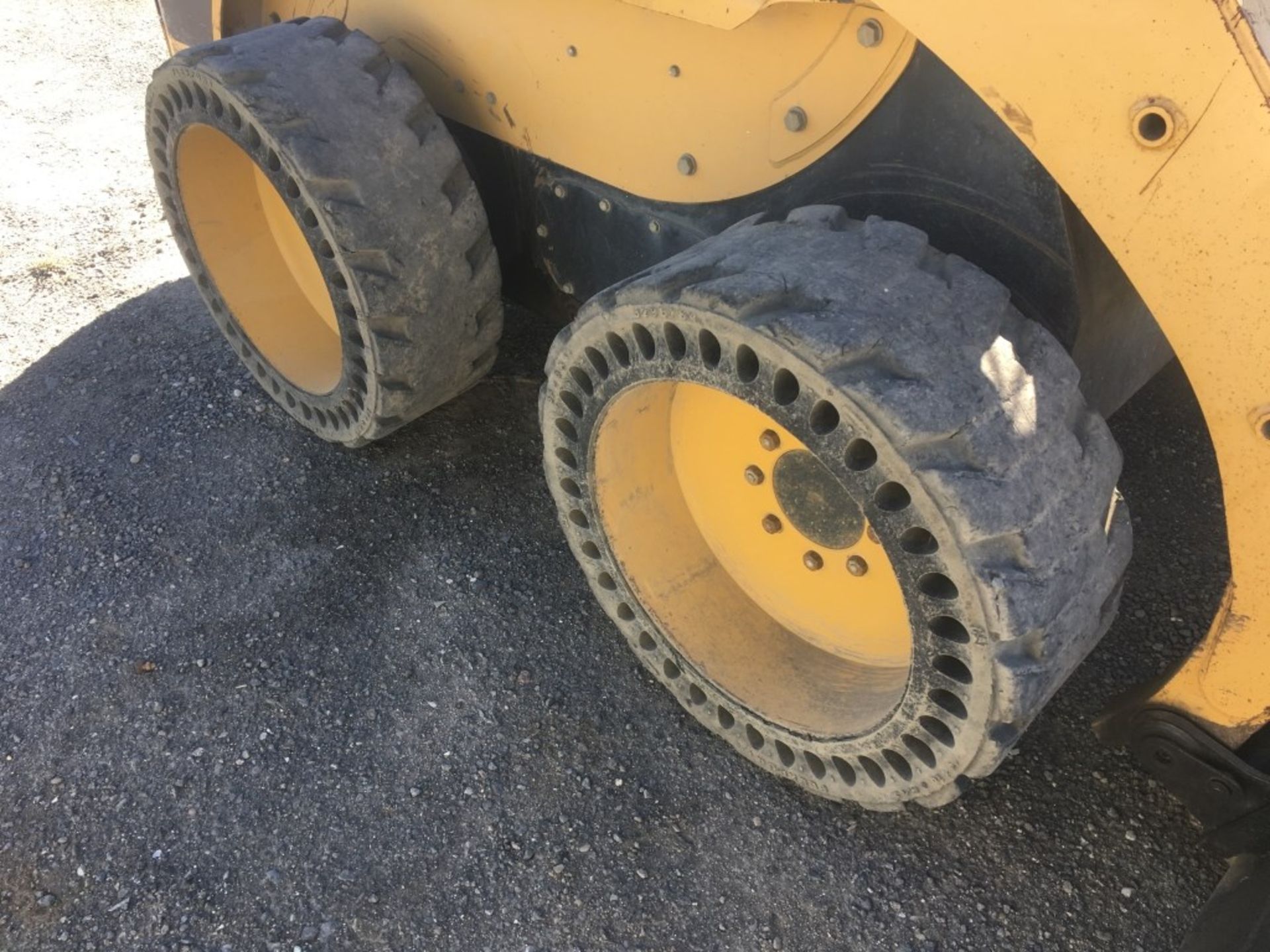 2006 Caterpillar 246B Skid Steer - Image 6 of 18