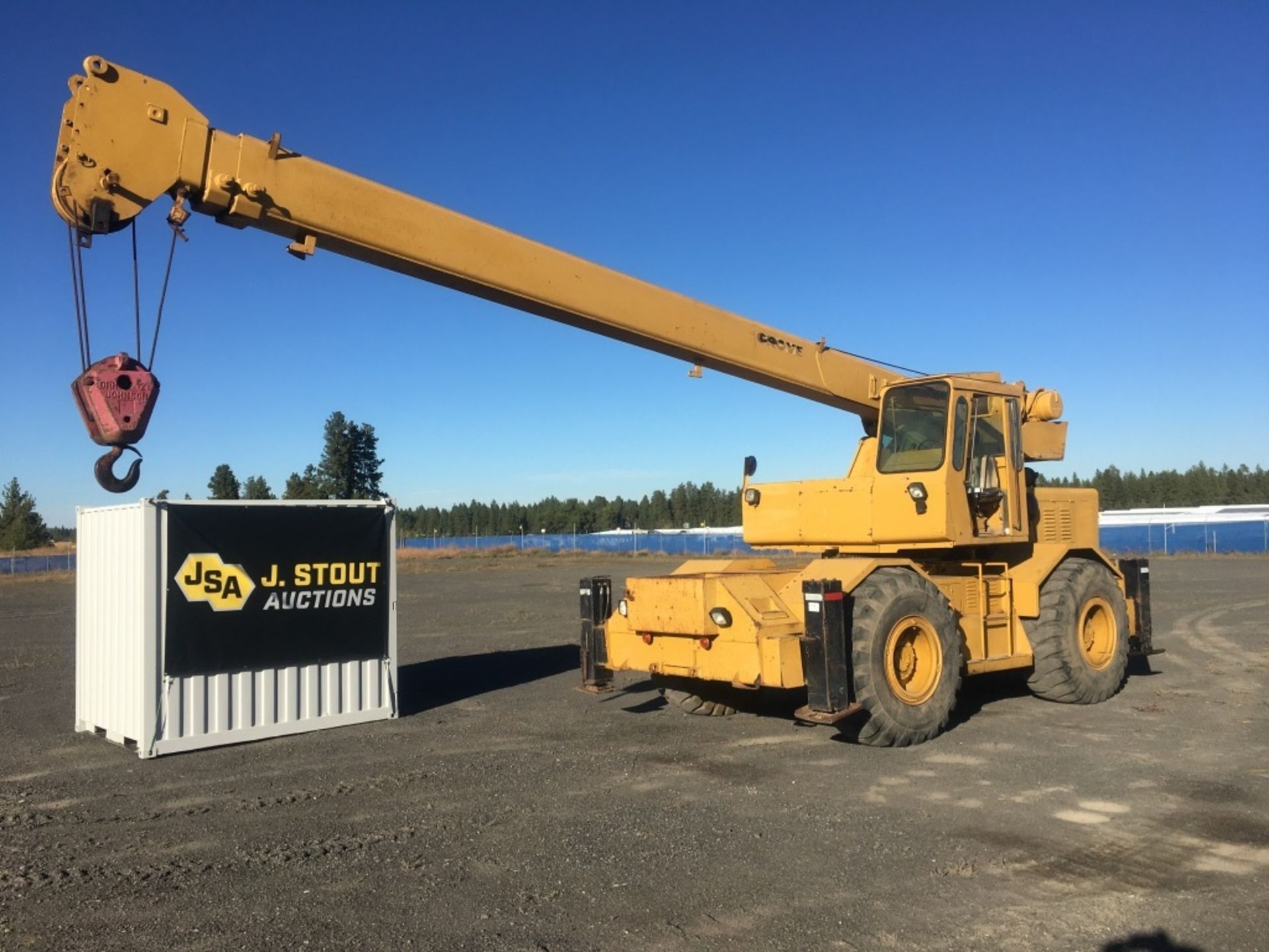 Grove RT60 Rough Terrain Crane