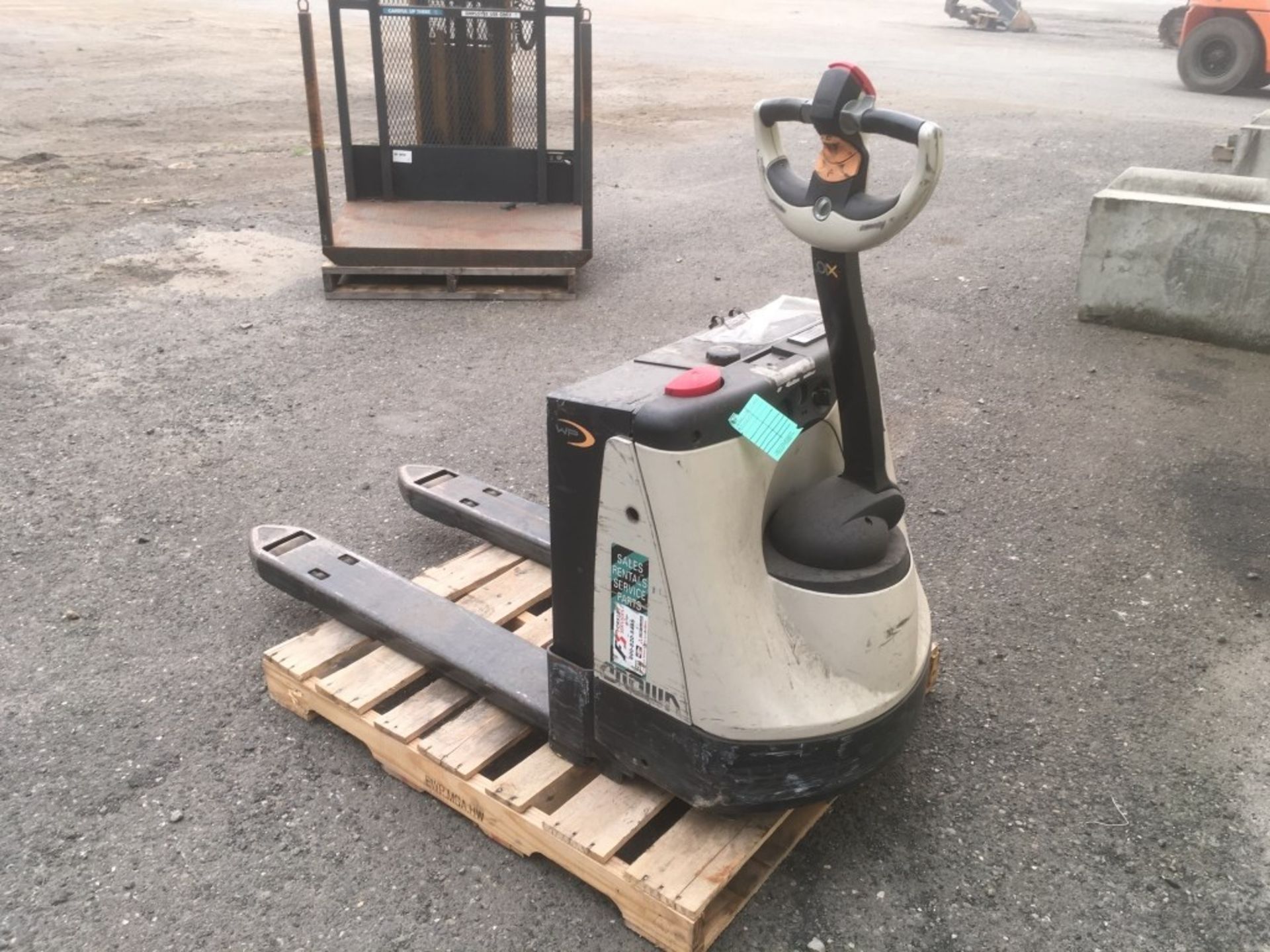 Crown WP 2335-45 Electric Pallet Jack - Image 3 of 6