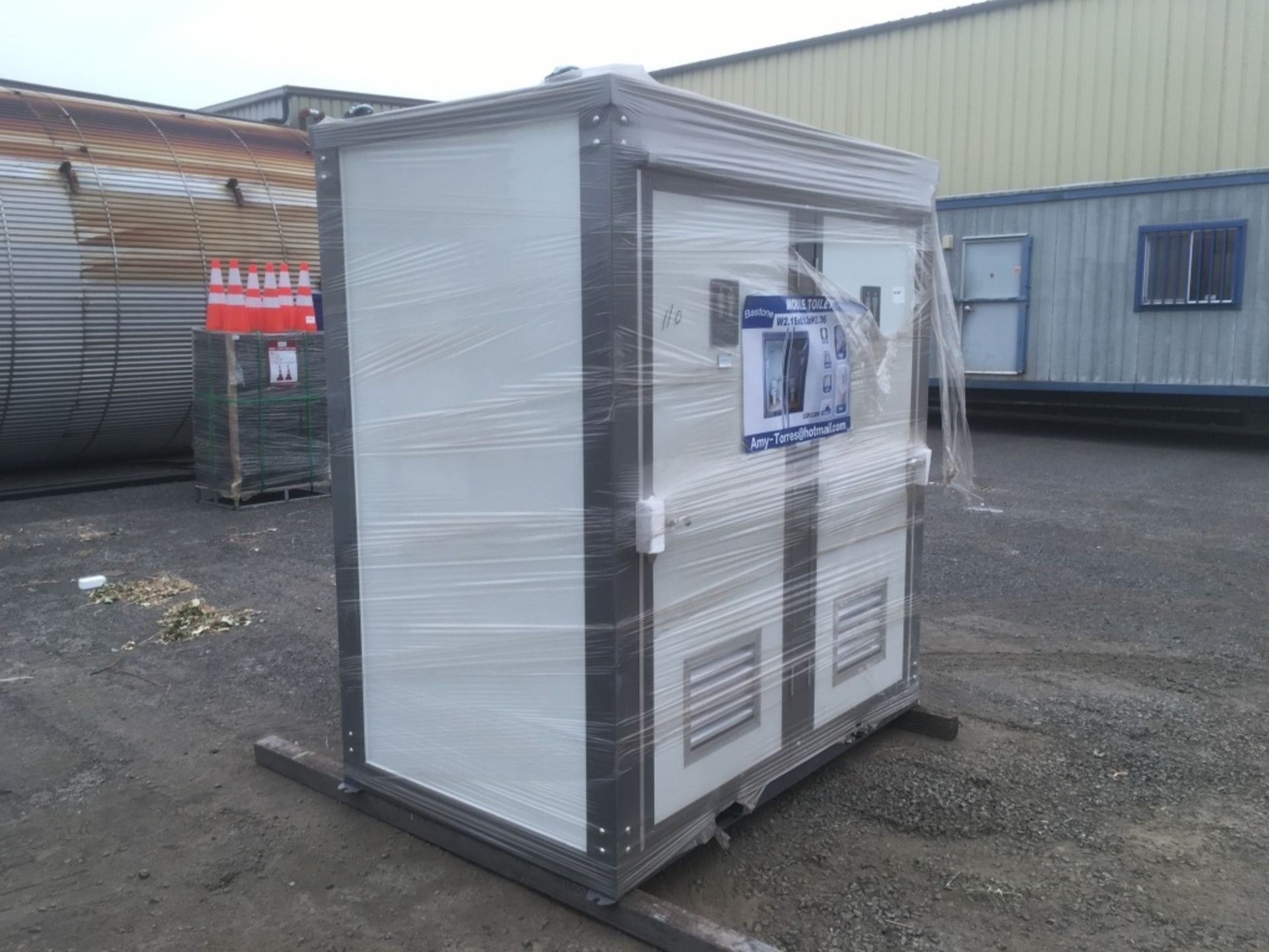 2020 Bastone 2-Stall Mobile Restroom - Image 2 of 4