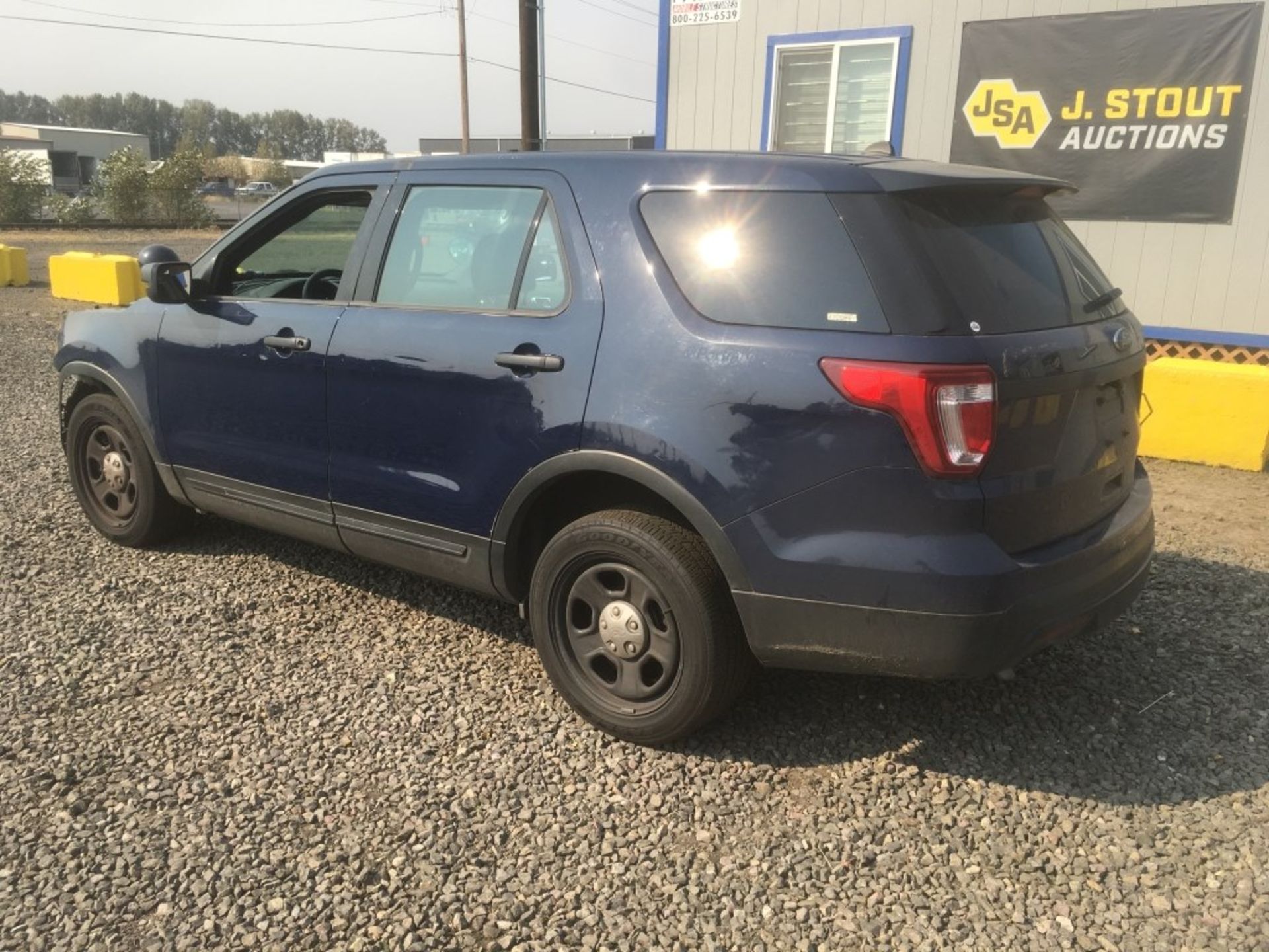 2017 Ford Explorer AWD SUV - Image 4 of 16