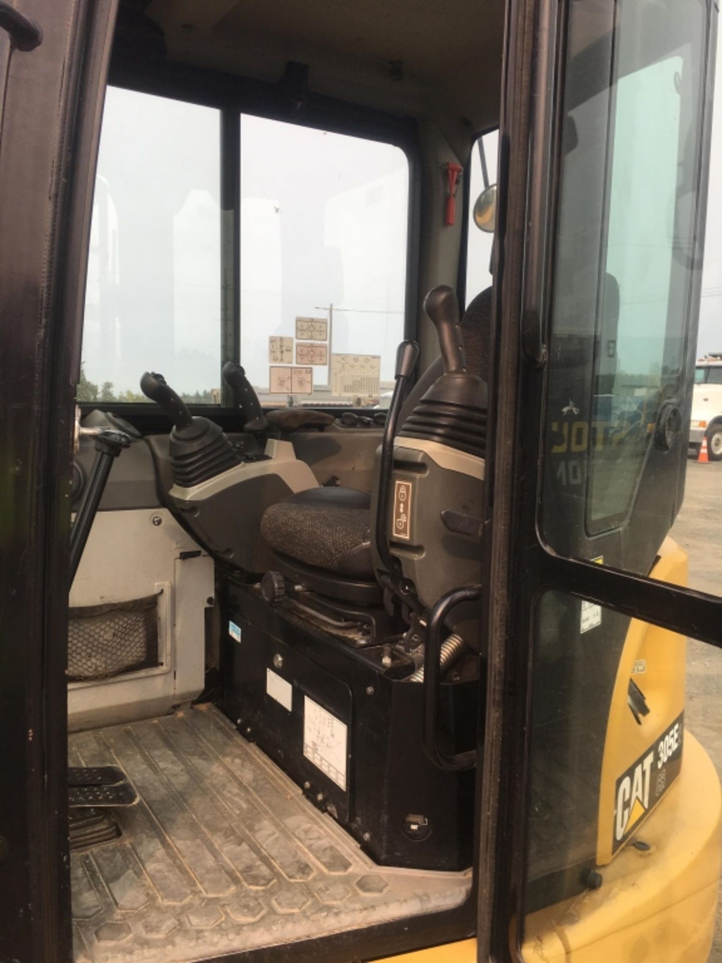 2015 Caterpillar 305ECR Mini Hydraulic Excavator - Image 19 of 29