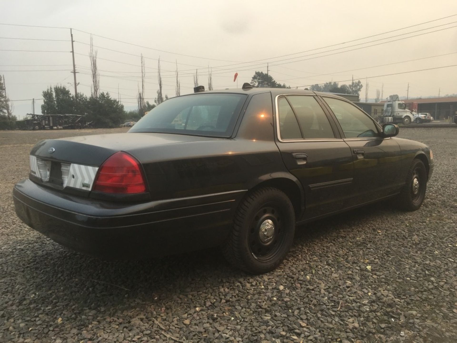 2011 Ford Crown Victoria Sedan - Image 3 of 17