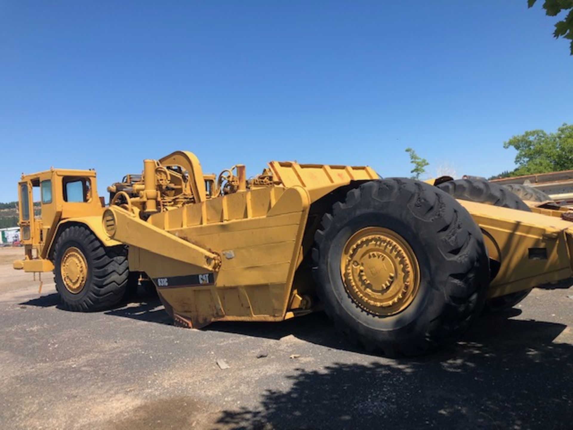 Caterpillar 631C Belly Scraper - Image 6 of 9