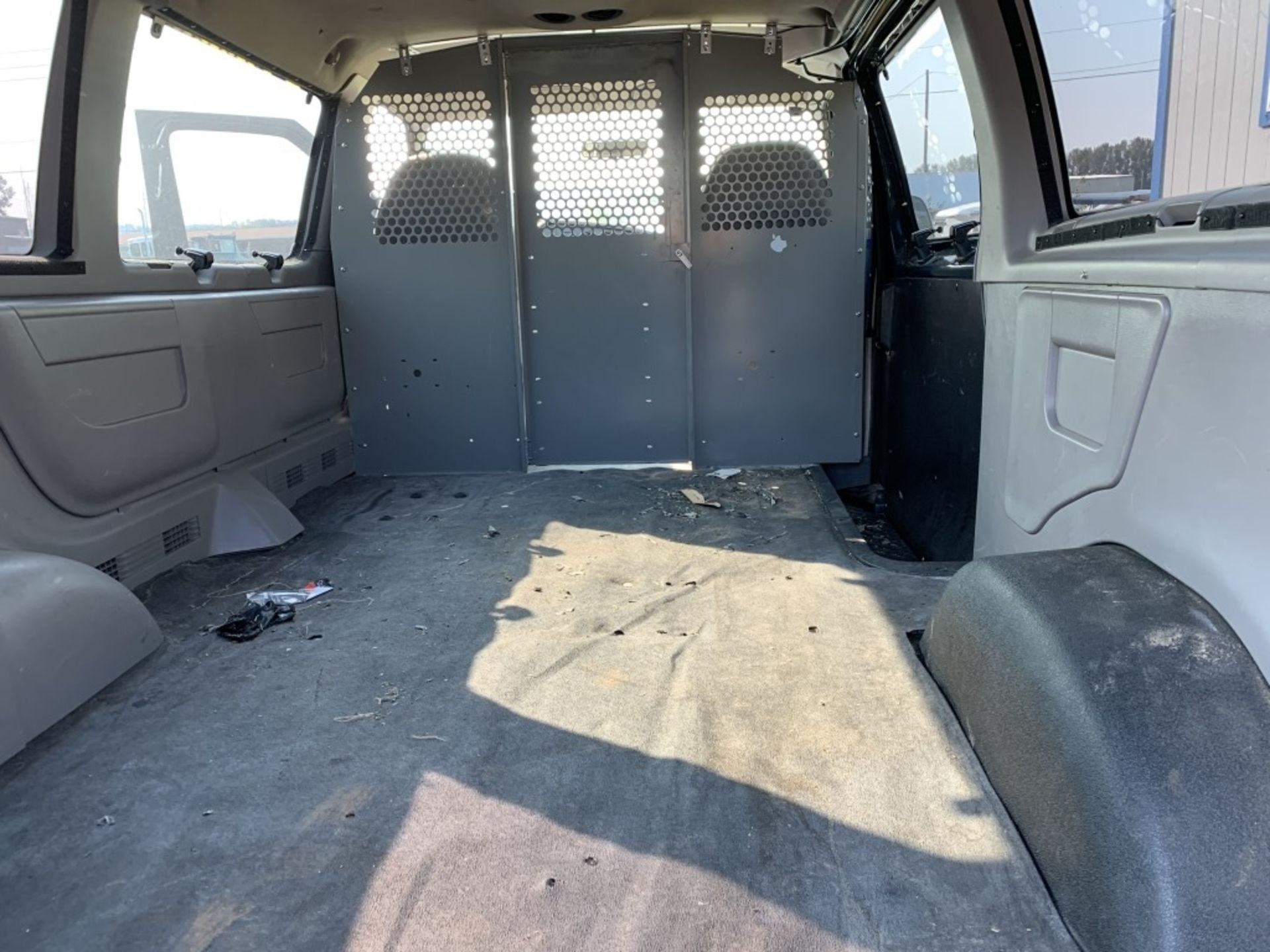 1999 Ford E150 Cargo Van - Image 5 of 14