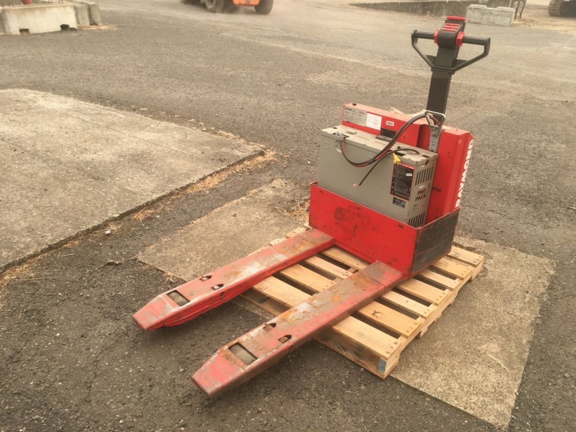 Raymond 101T-F40L Electric Pallet Jack