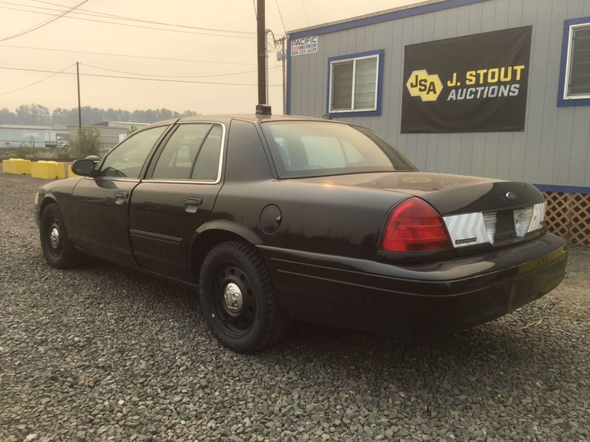 2011 Ford Crown Victoria Sedan - Image 4 of 17