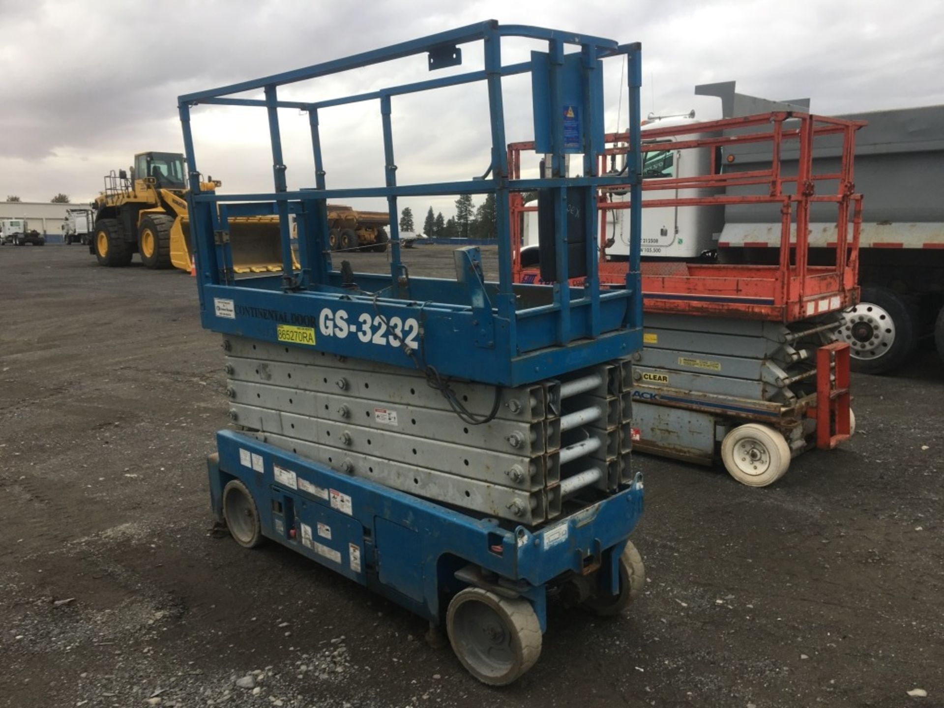 Genie GS-3232 Scissor Lift - Image 2 of 10