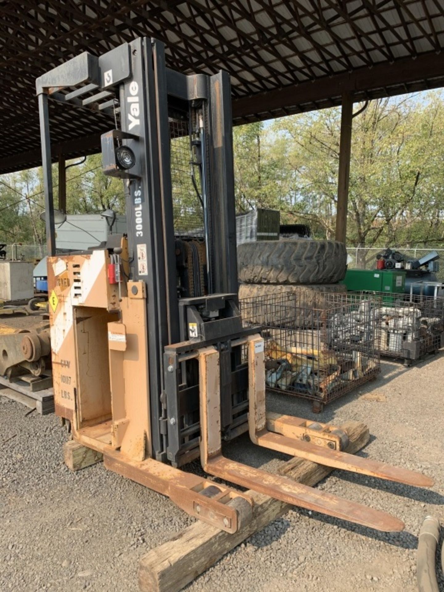 Yale NR035A Stand Up Forklift - Image 2 of 10