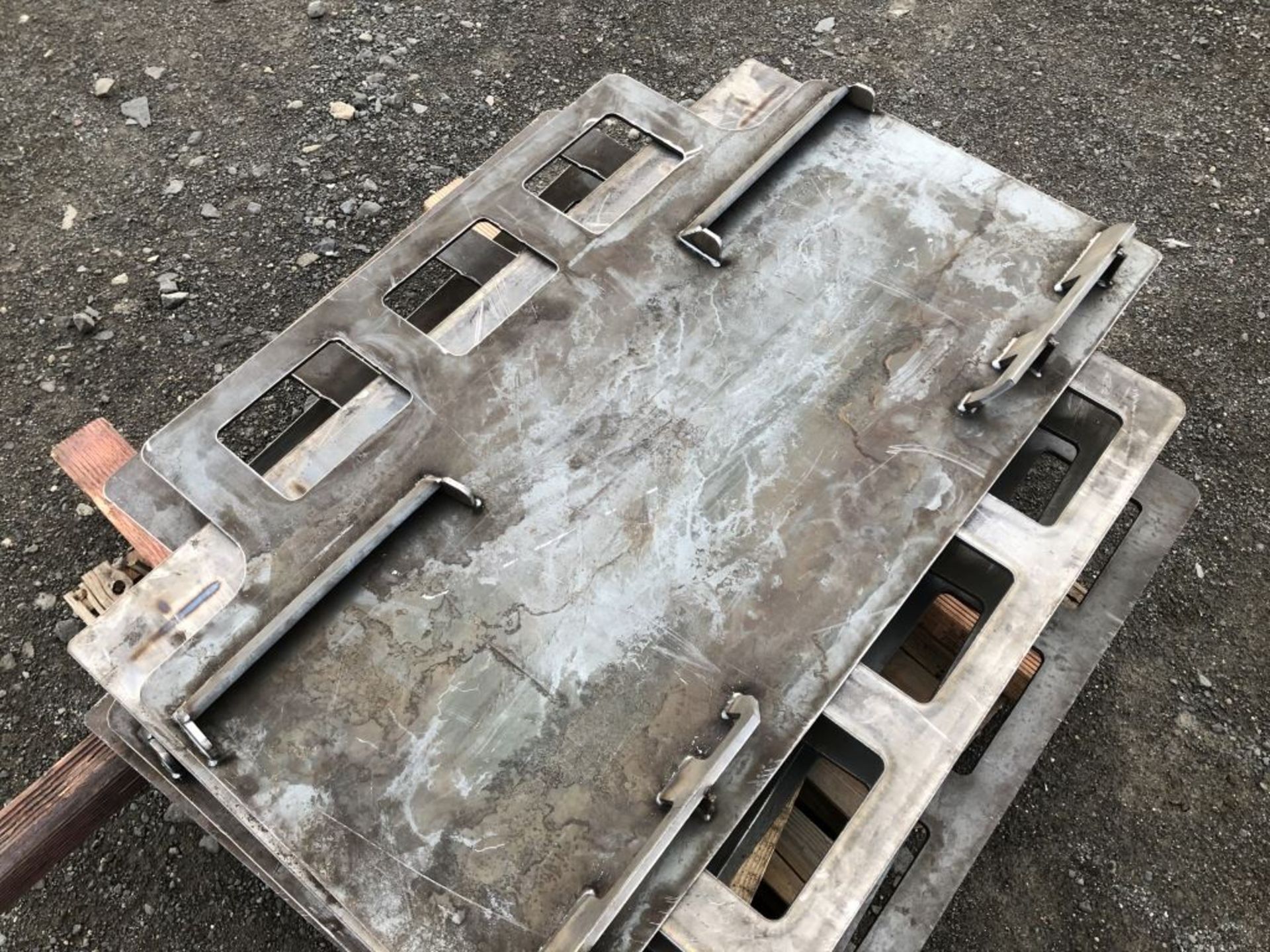 2020 Skid Steer Attachment Plate w/Guard - Image 3 of 3