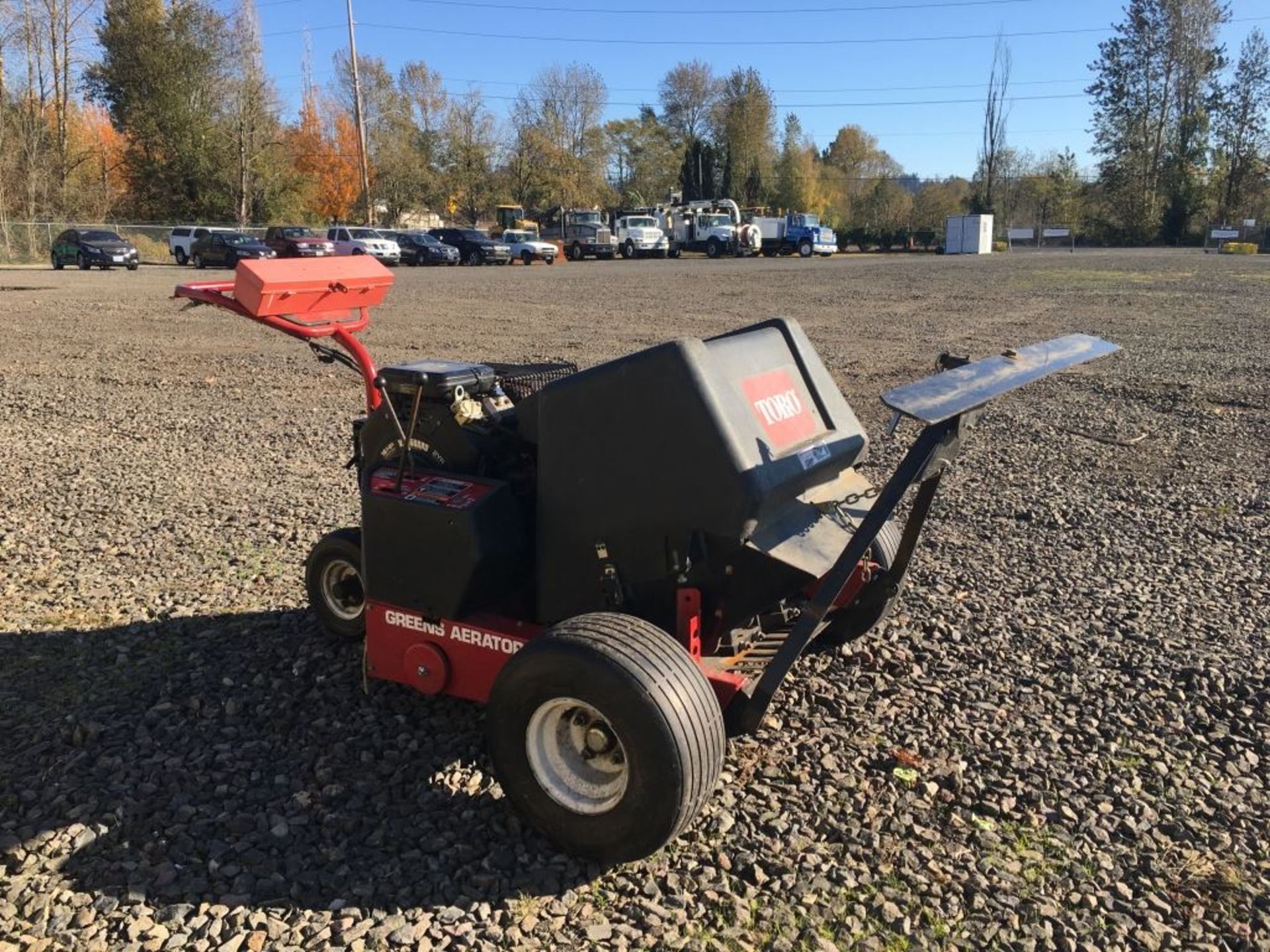 1999 Toro Greens Aerator - Image 2 of 10