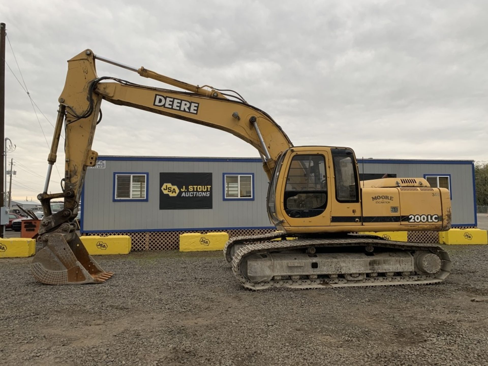 2001 John Deere 200LC Hydraulic Excavator - Image 5 of 34